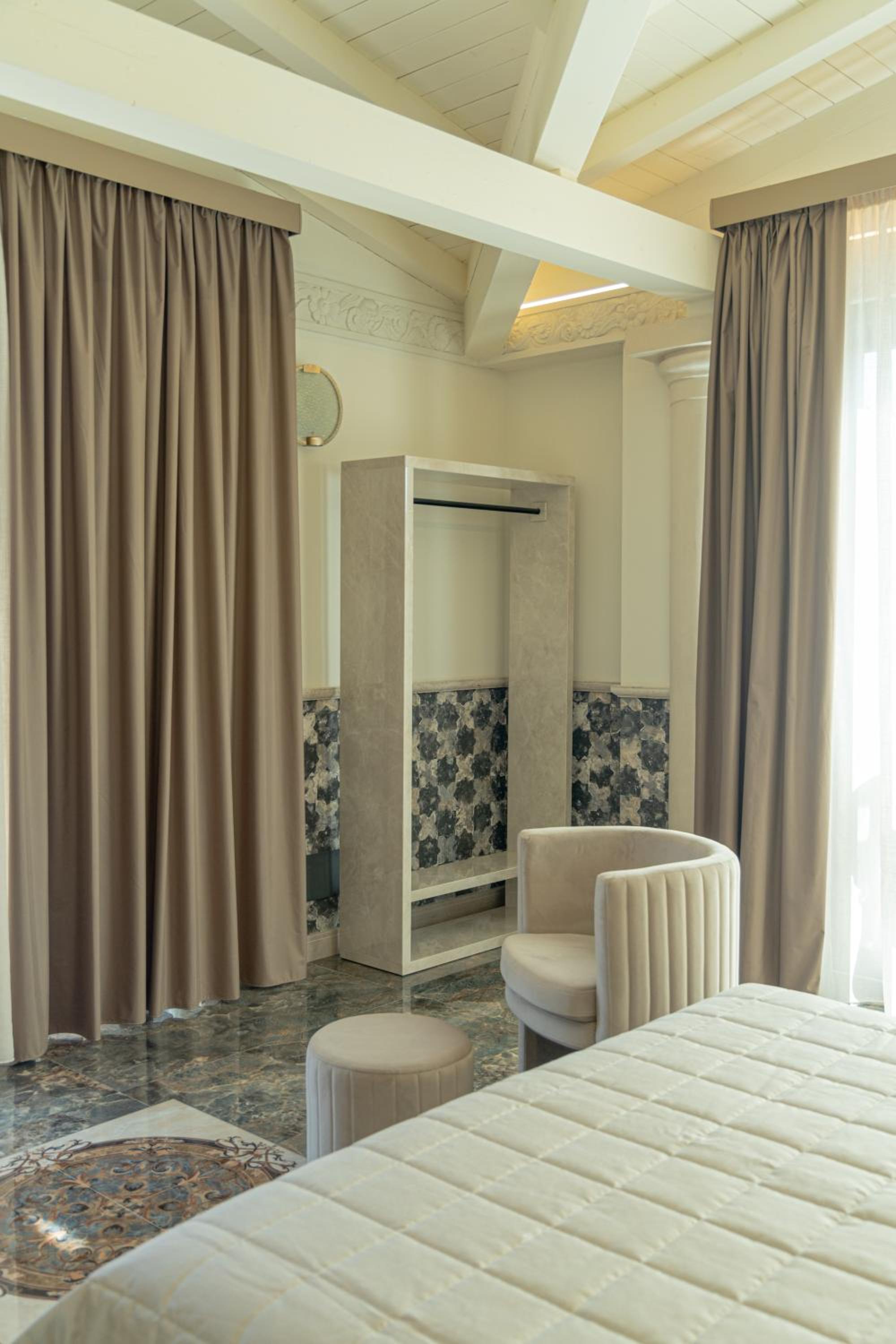 Thalos boutique home