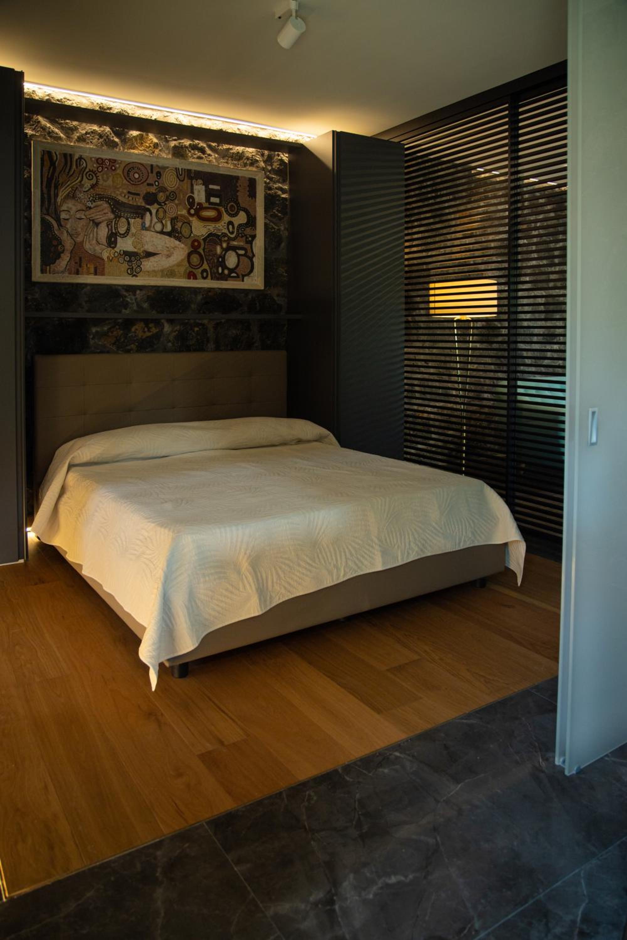 Thalos boutique home