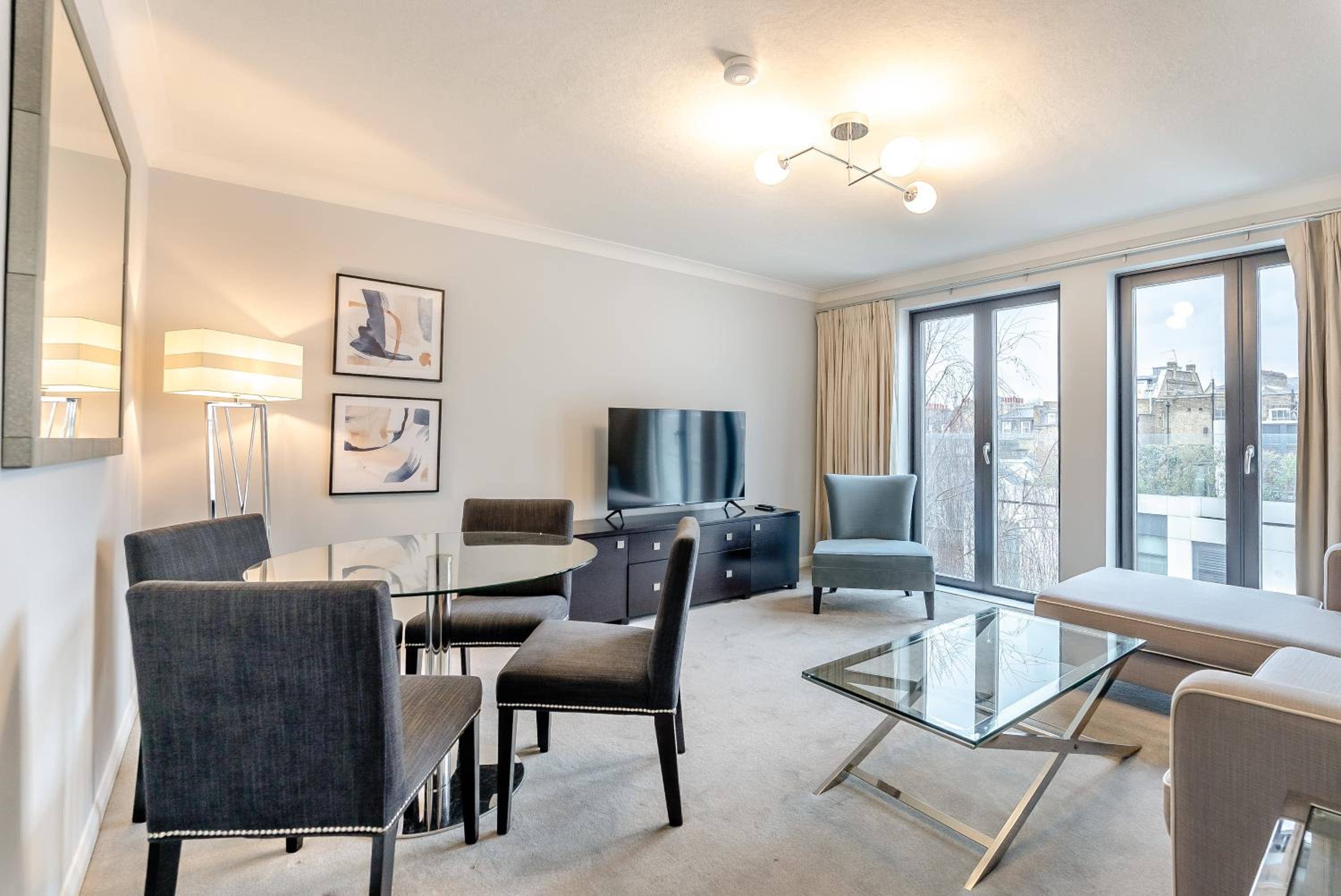 Pond Place Apartments