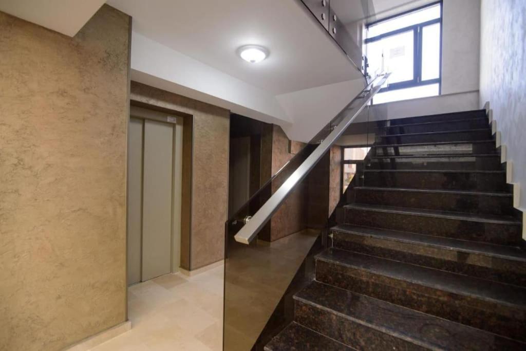 Astoria STUDIO few minutes walk to the Beach and Clubs in Mamaia Nord view 4