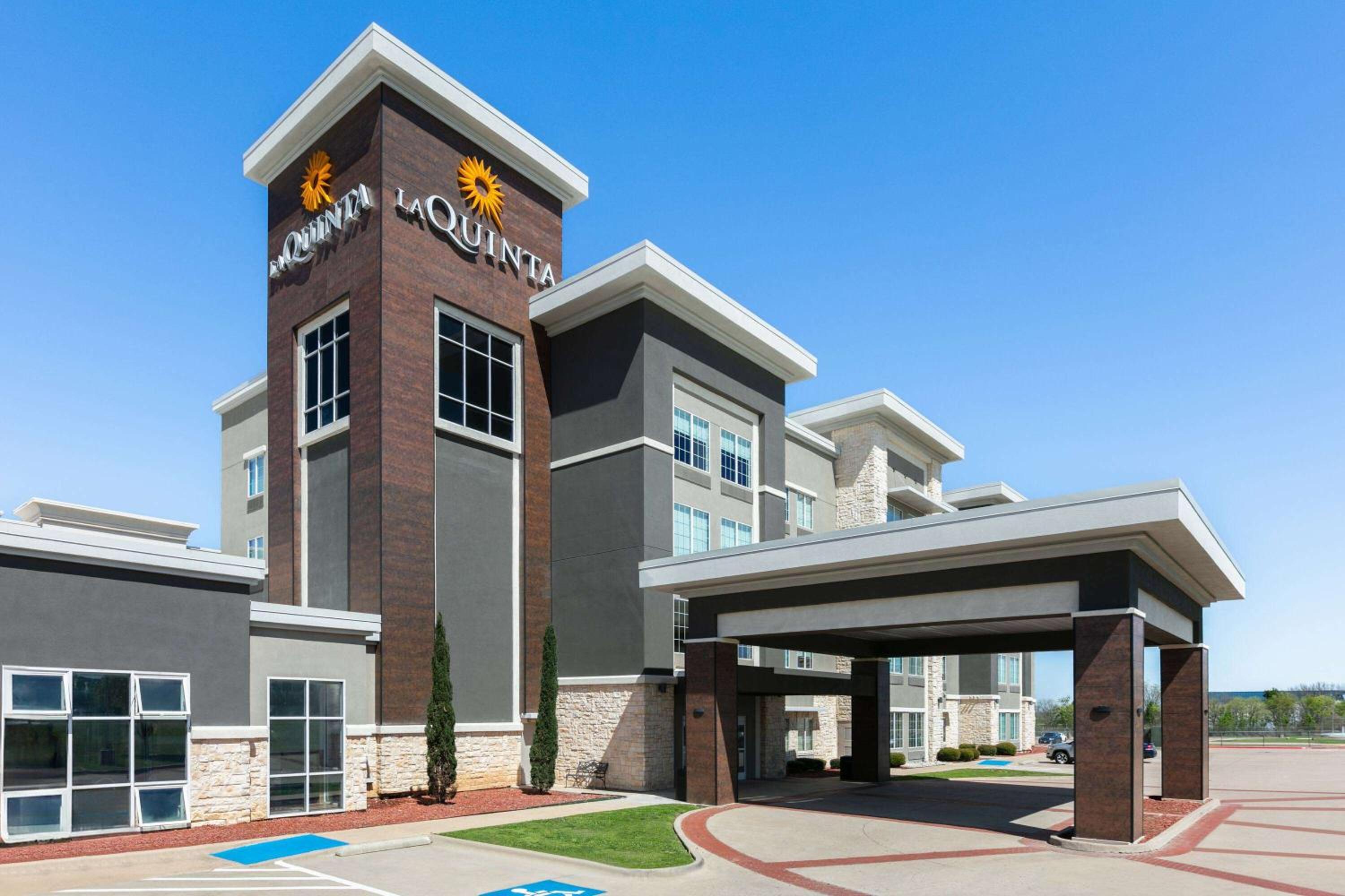 Dallas / Fort Worth Vacations - La Quinta Inn  Suites by Wyndham Ft Worth-Burleson - Property Image 1