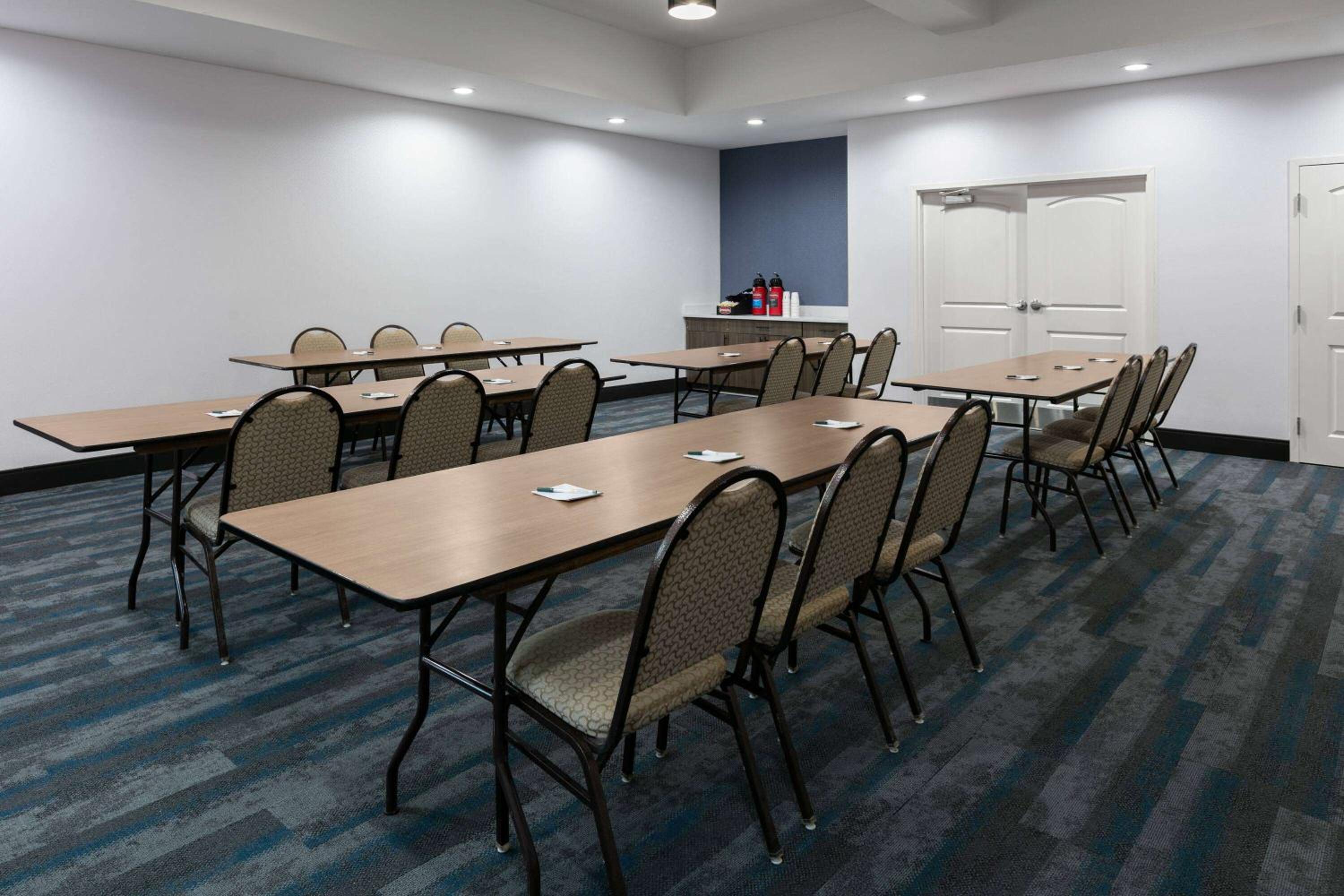 Dallas / Fort Worth Vacations - La Quinta Inn  Suites by Wyndham Ft Worth-Burleson - Property Image 2