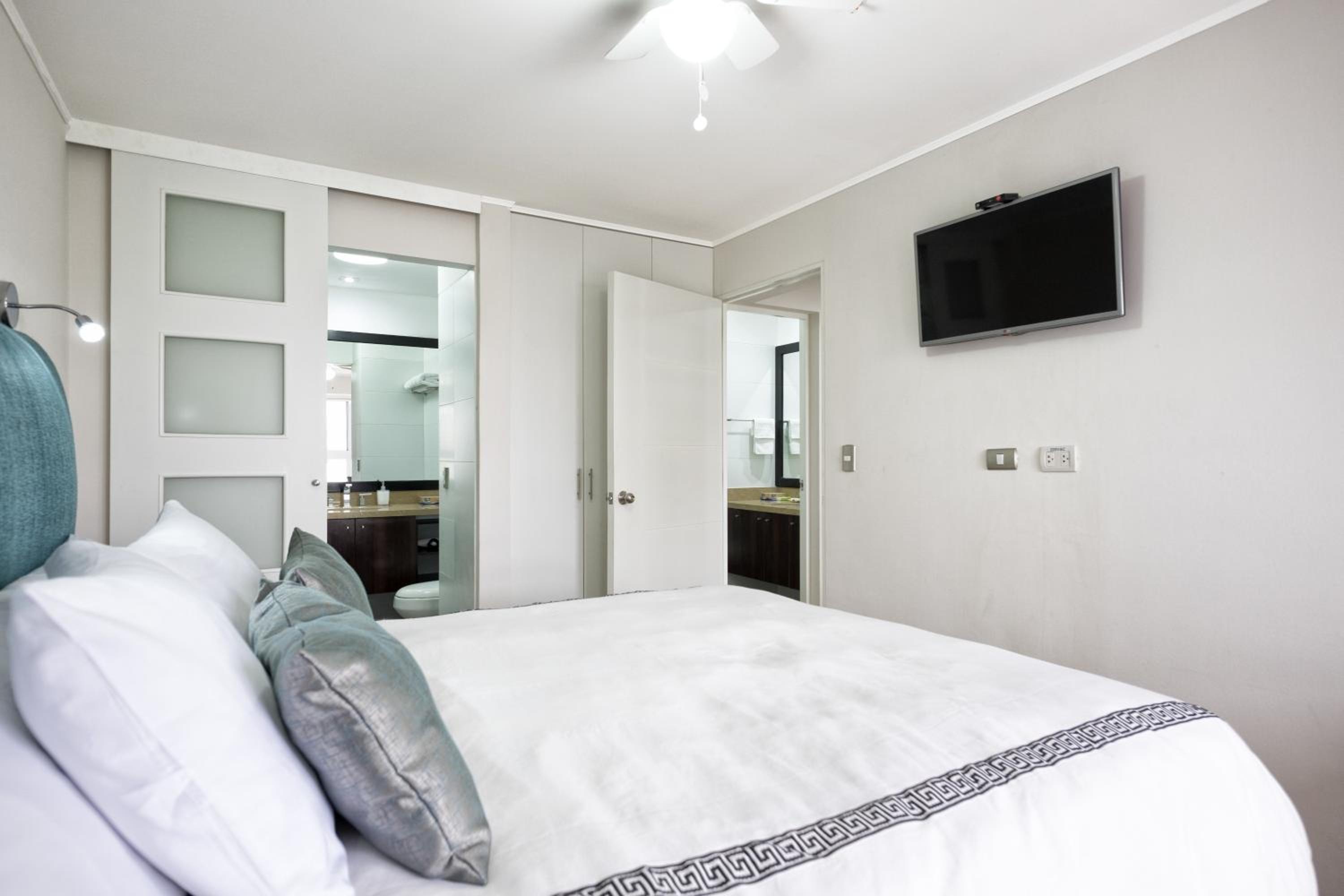 Upper Pardo Apartments view 3