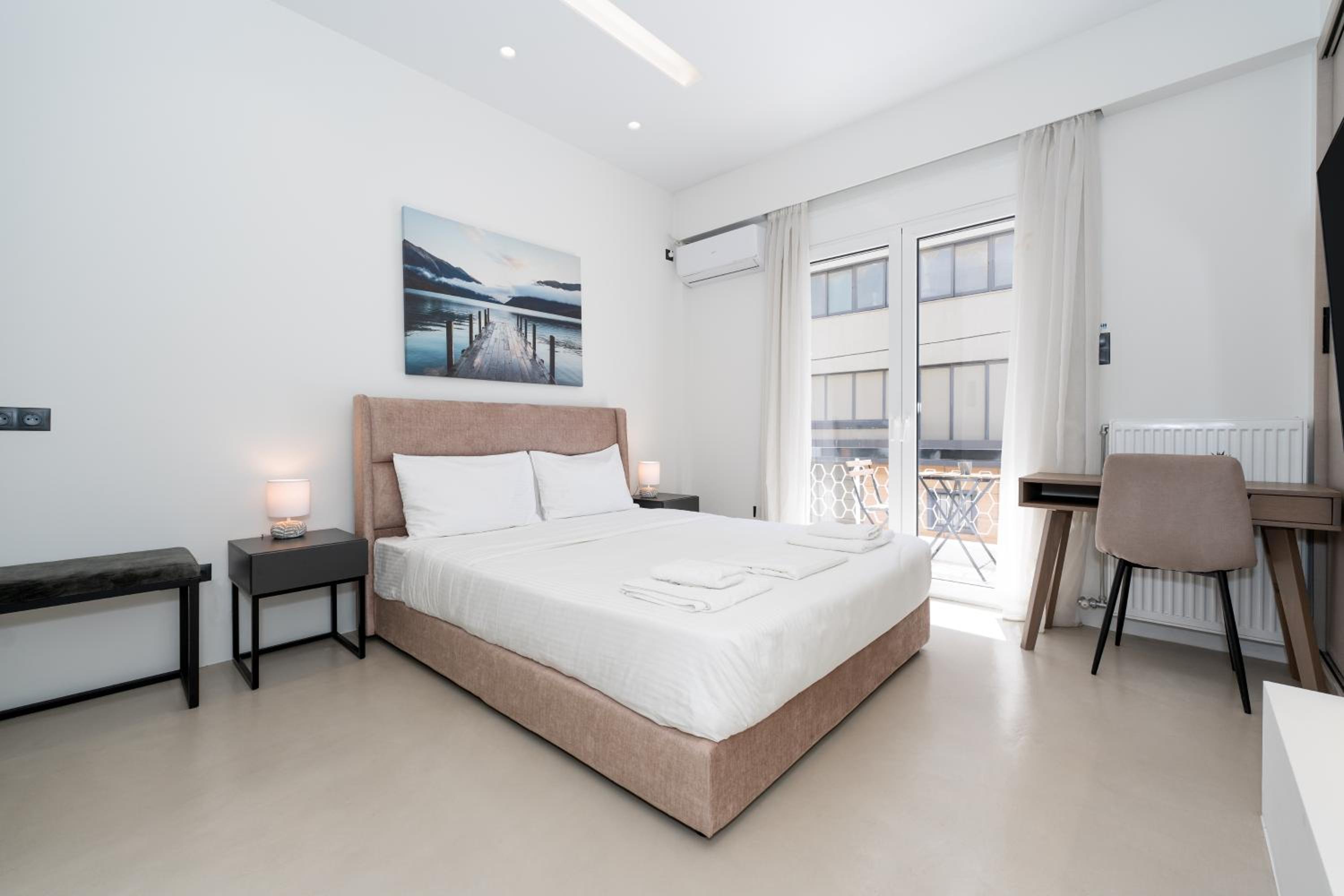 Minimal Studio with Balcony in Central Athens