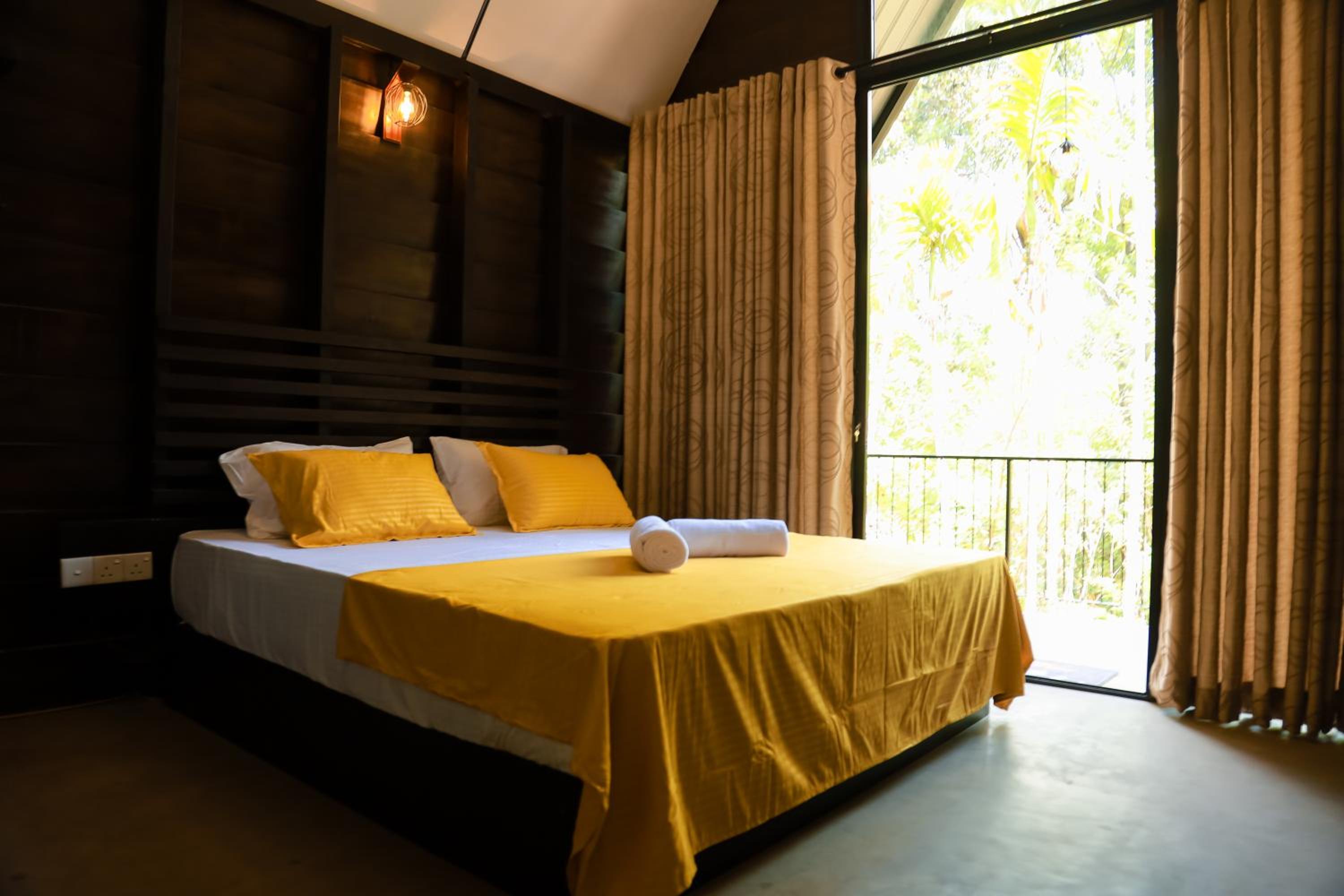Eco Knuckles Holiday Lodge view 4