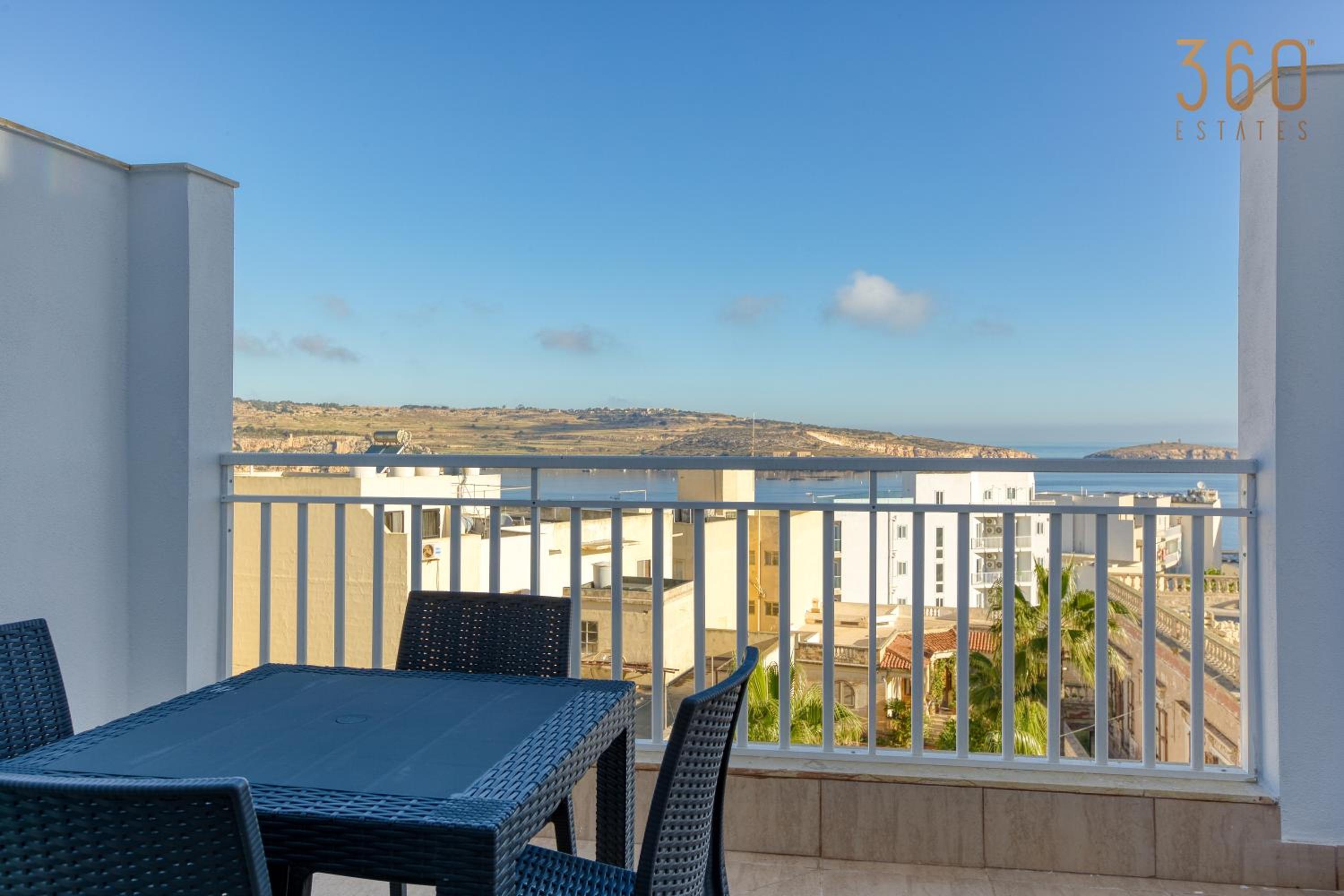 Cosy 3BR Home with breathtaking views of St Pauls by 360 Estates photo 2