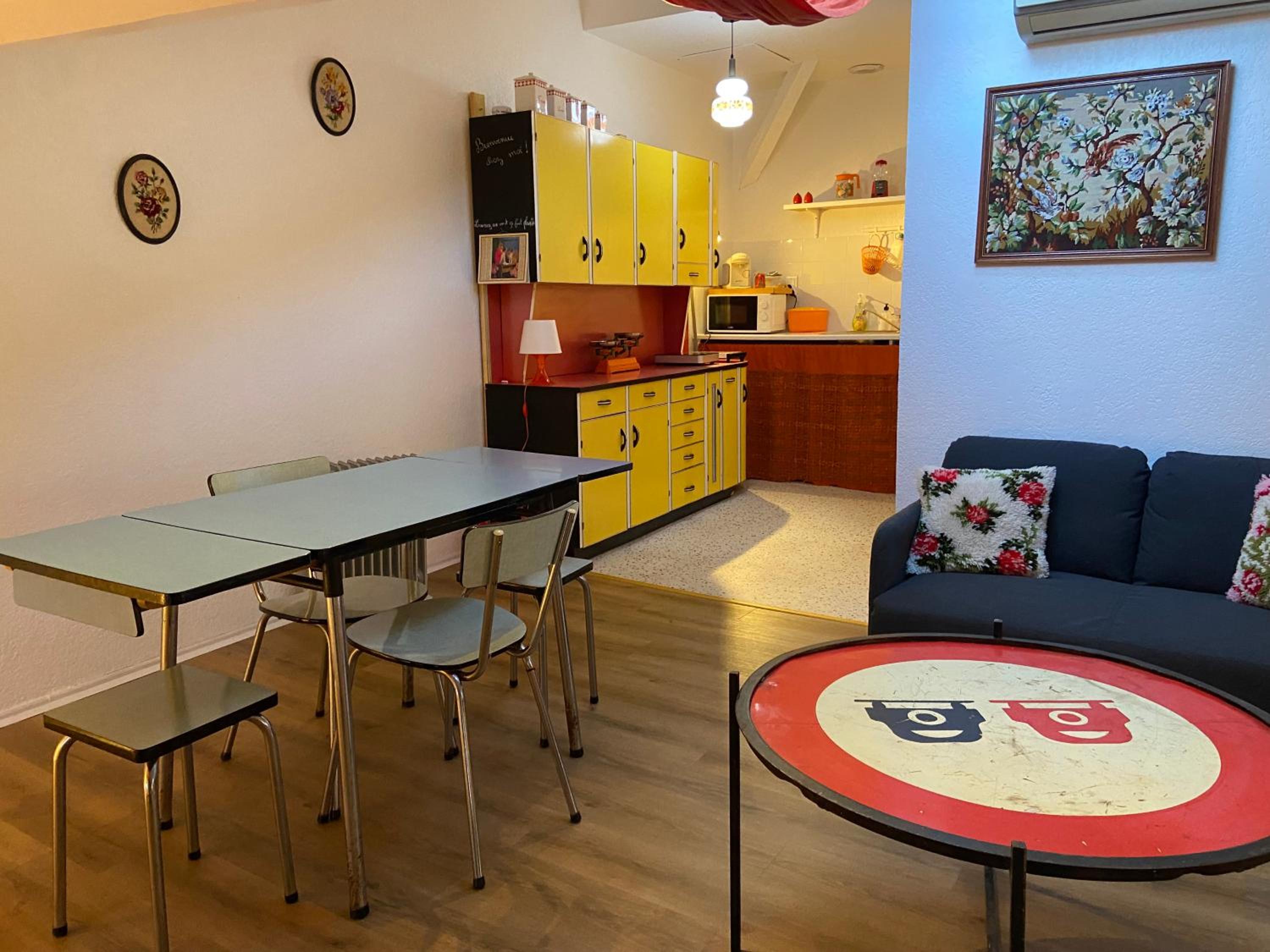 Chez Mary Studio -Les 70'S