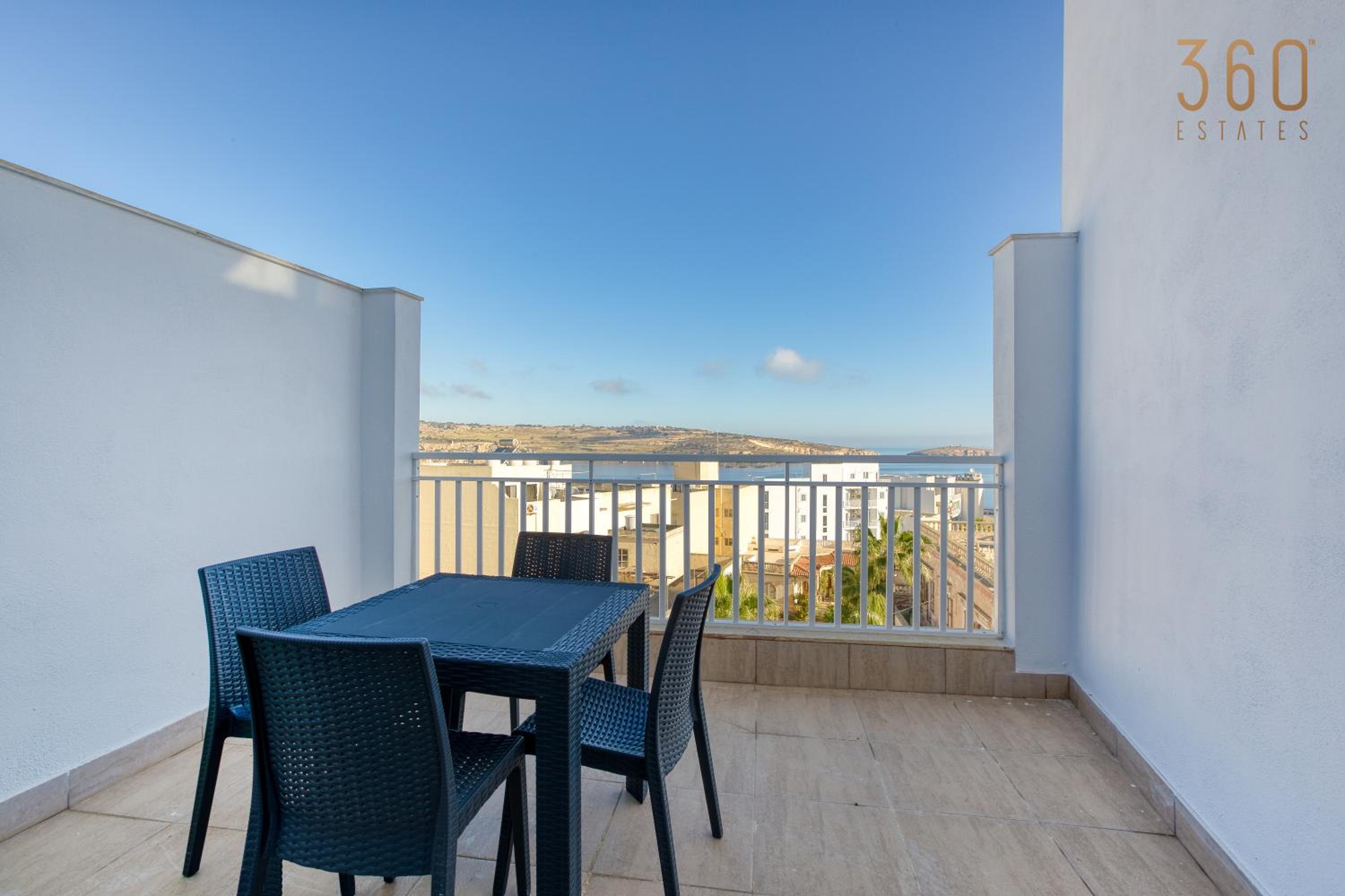 Cosy 3BR Home with breathtaking views of St Pauls by 360 Estates photo 4