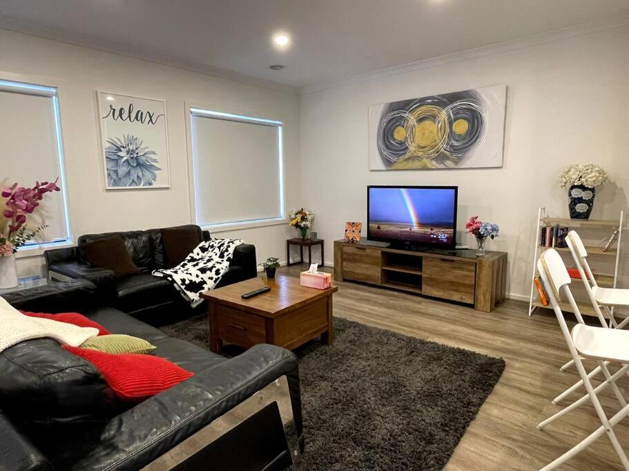 Empty Boat - Spacious 5 Bedroom Entire Modern home in Wallan