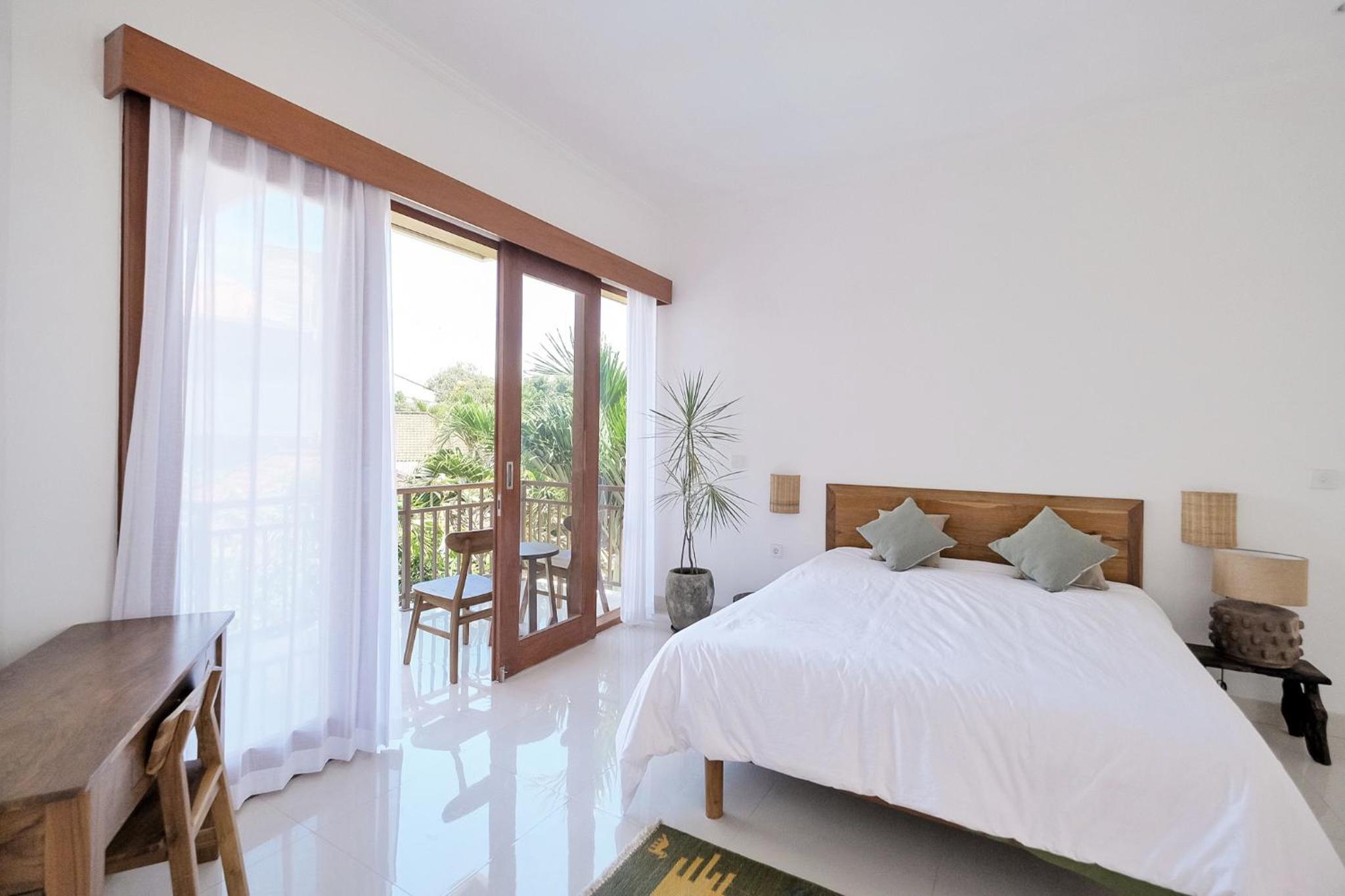 Canggu Central Escape - Quiet 3BR Villa with Pool 5 mins to Beach view 3
