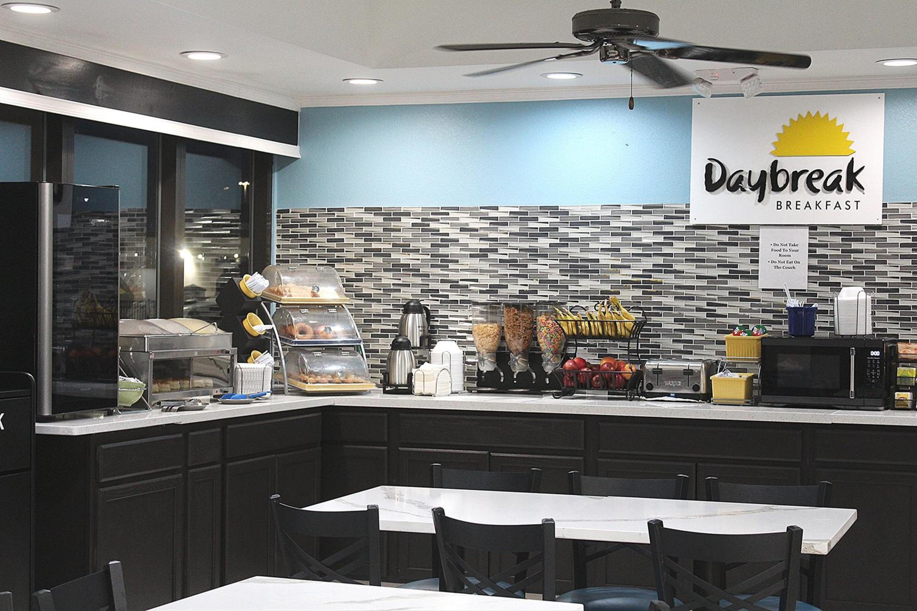 Marianna Vacations - Days Inn by Wyndham Marianna - Property Image 53