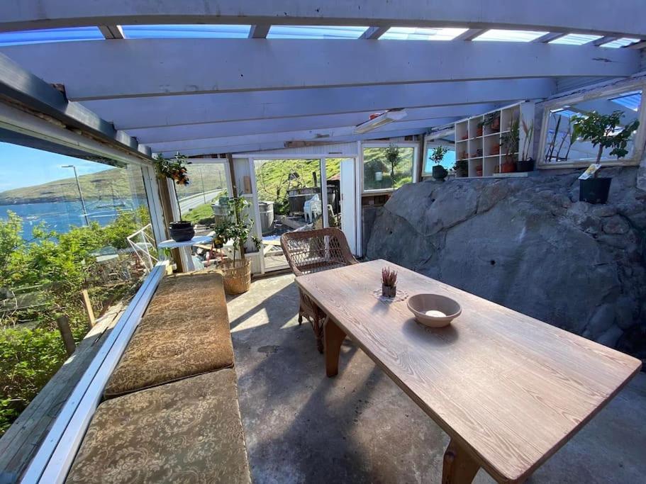 Oceanfront View Country House - (Airport 10 min.) view 2