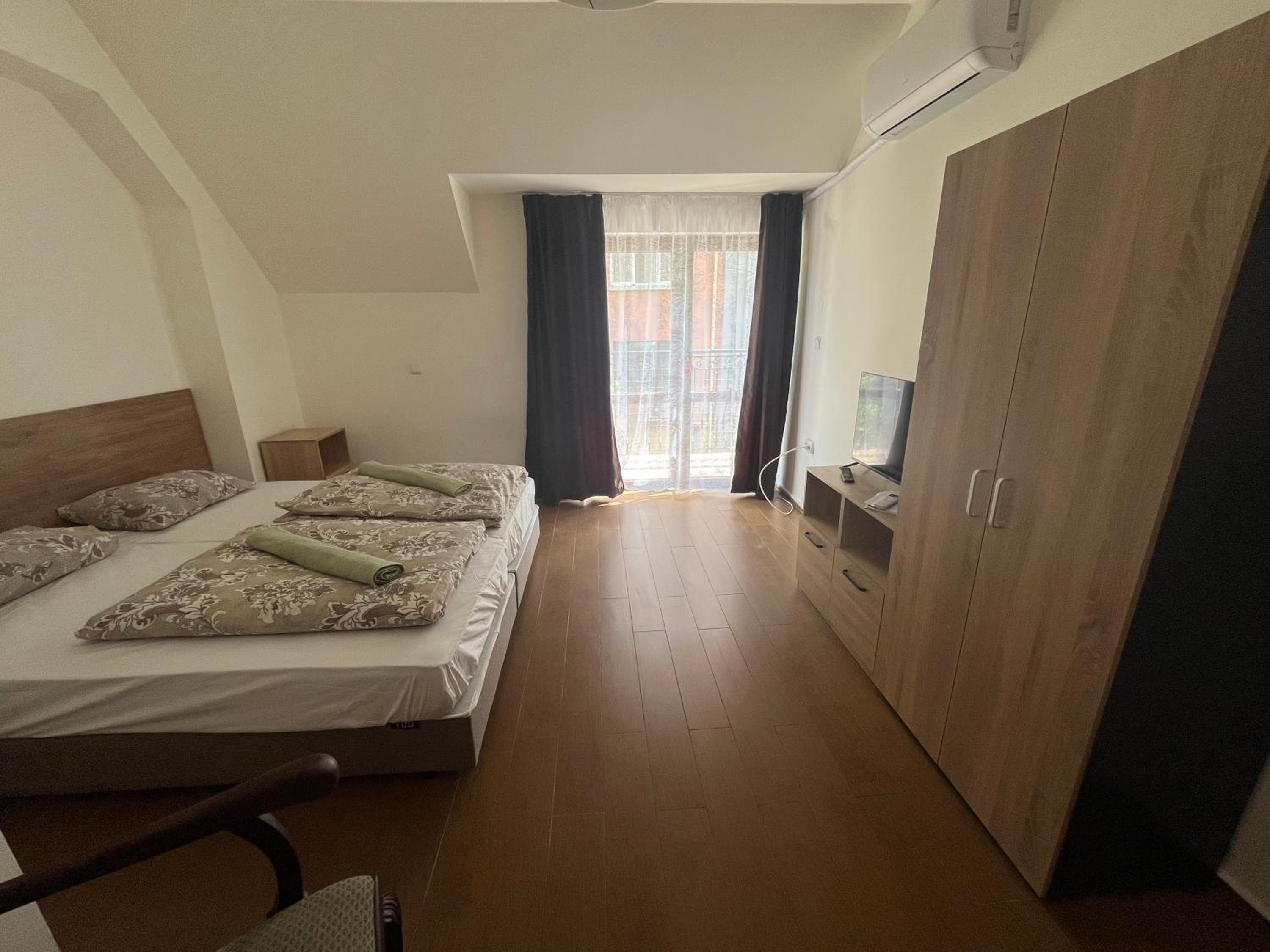 Nova Guesthouse - Private En-Suite Rooms I Sofia Center I Self Check-In