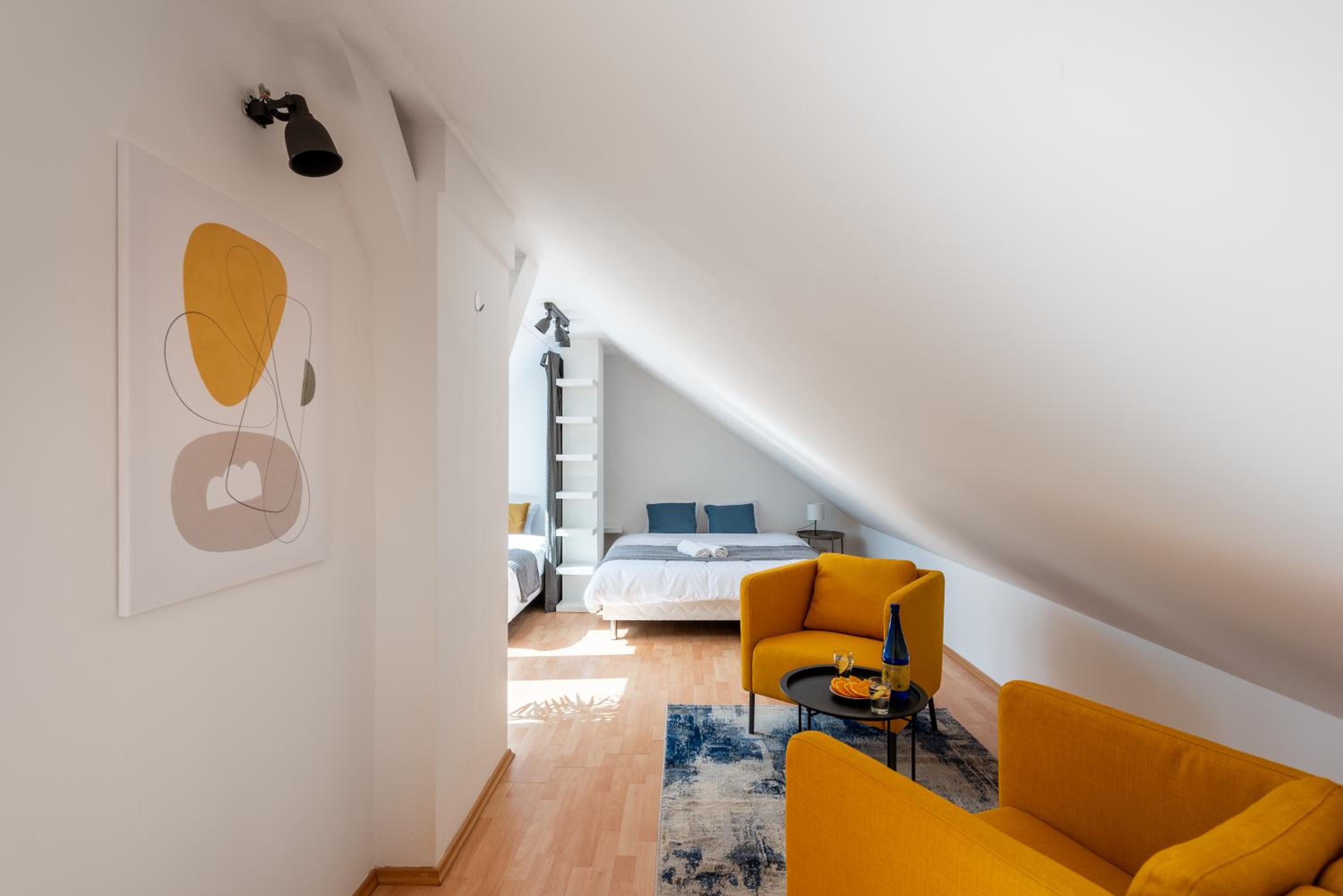 2-level apartment with large balcony