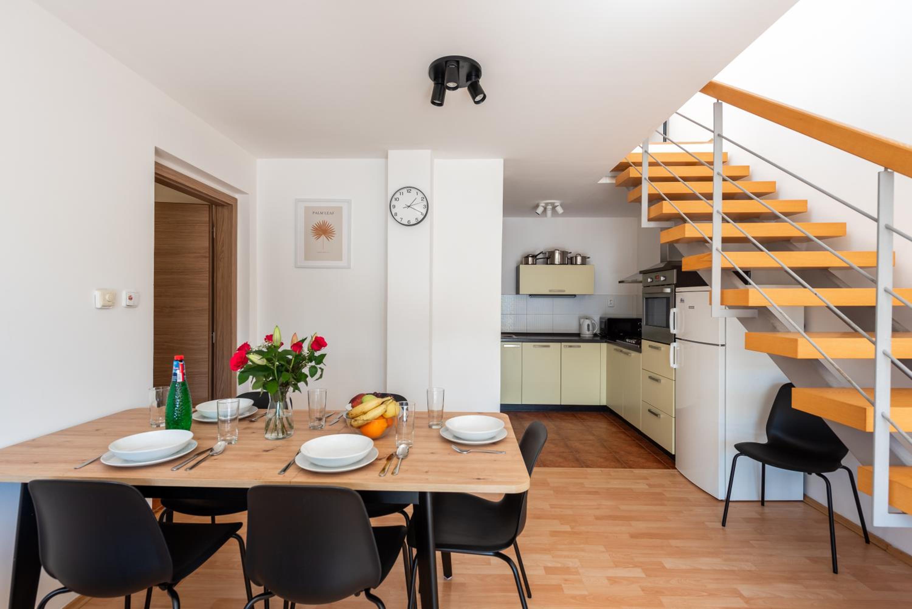 2-level apartment with large balcony