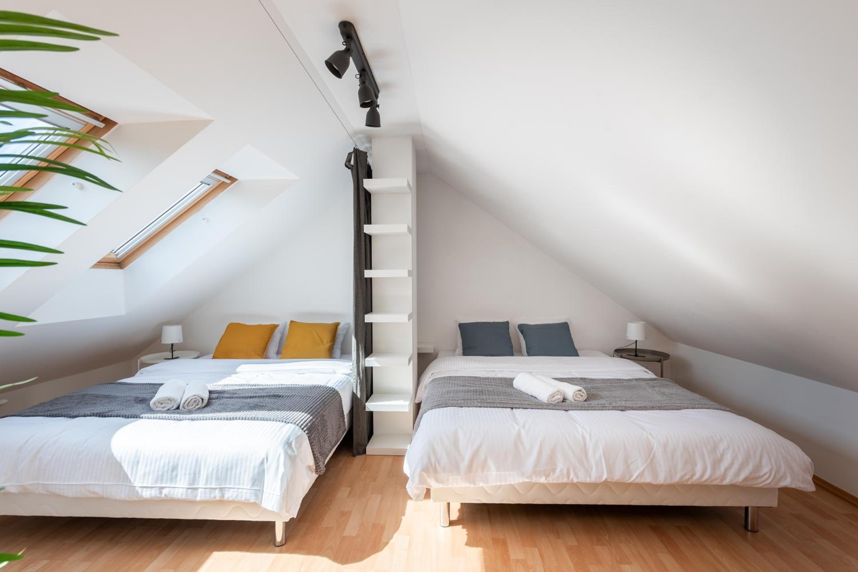 2-level apartment with large balcony