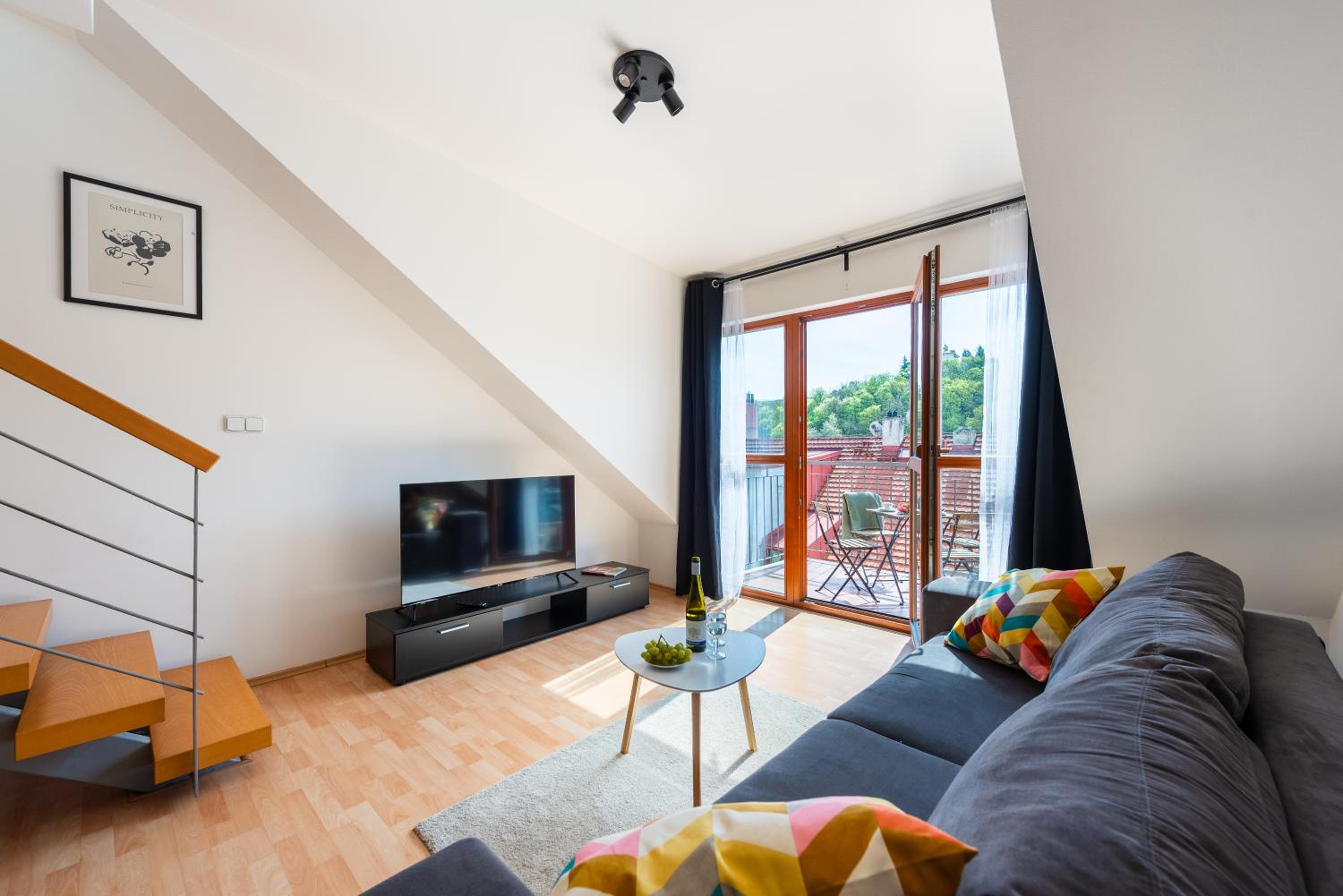 2-level apartment with large balcony
