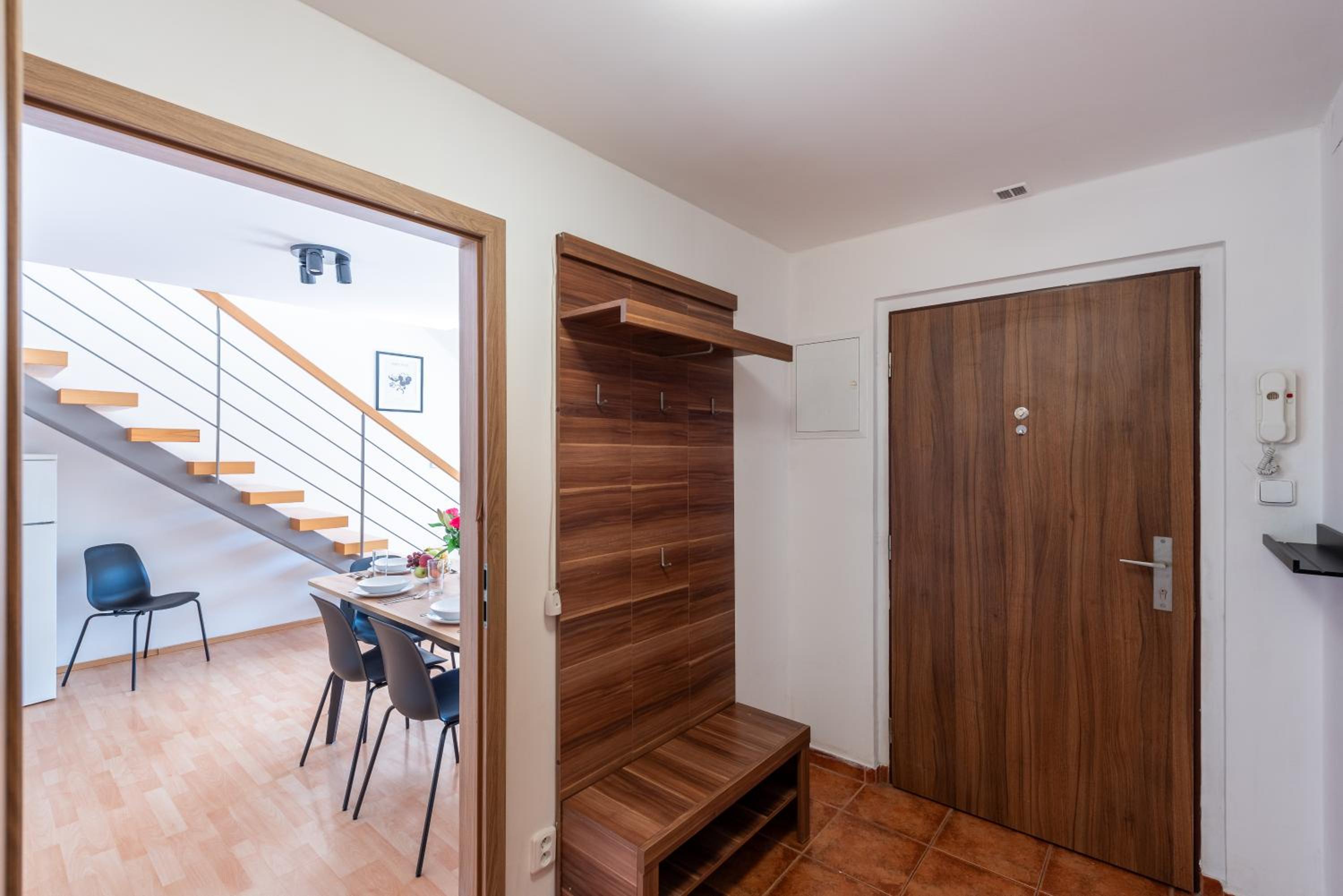 2-level apartment with large balcony