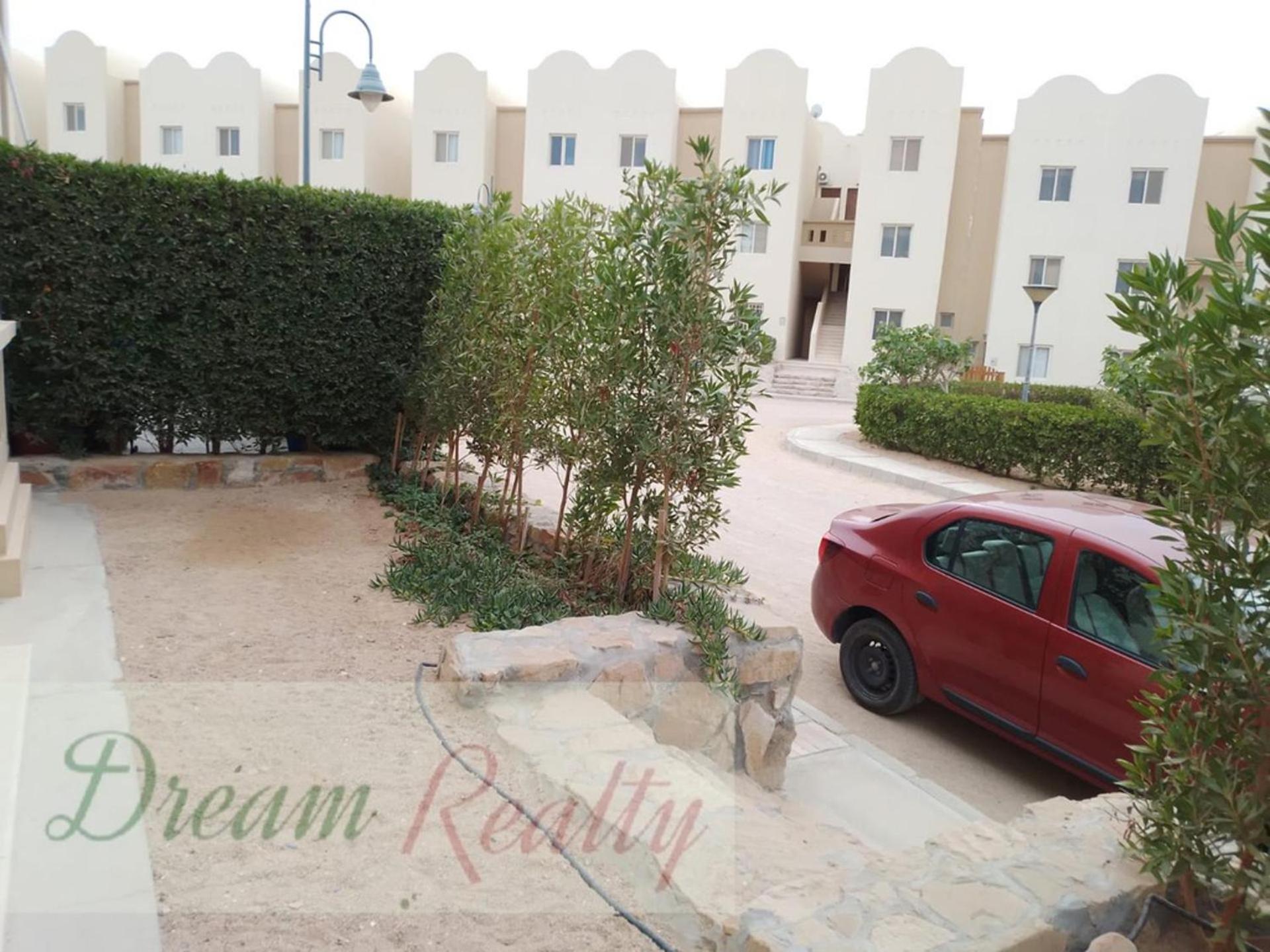 Remarkable 2-Bed Apartment in Makadi Heights view 2