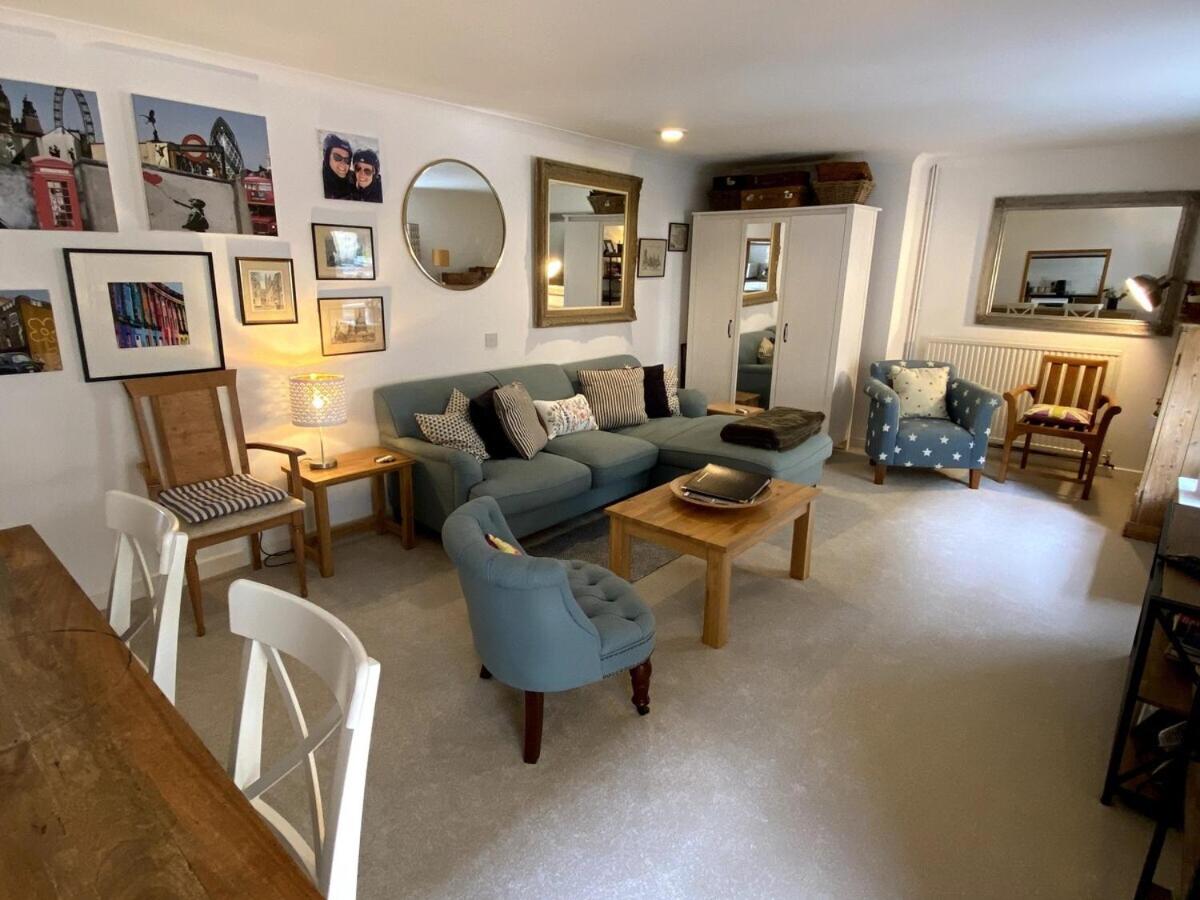 Large Apartment in the Heart of Historic Bath view 4