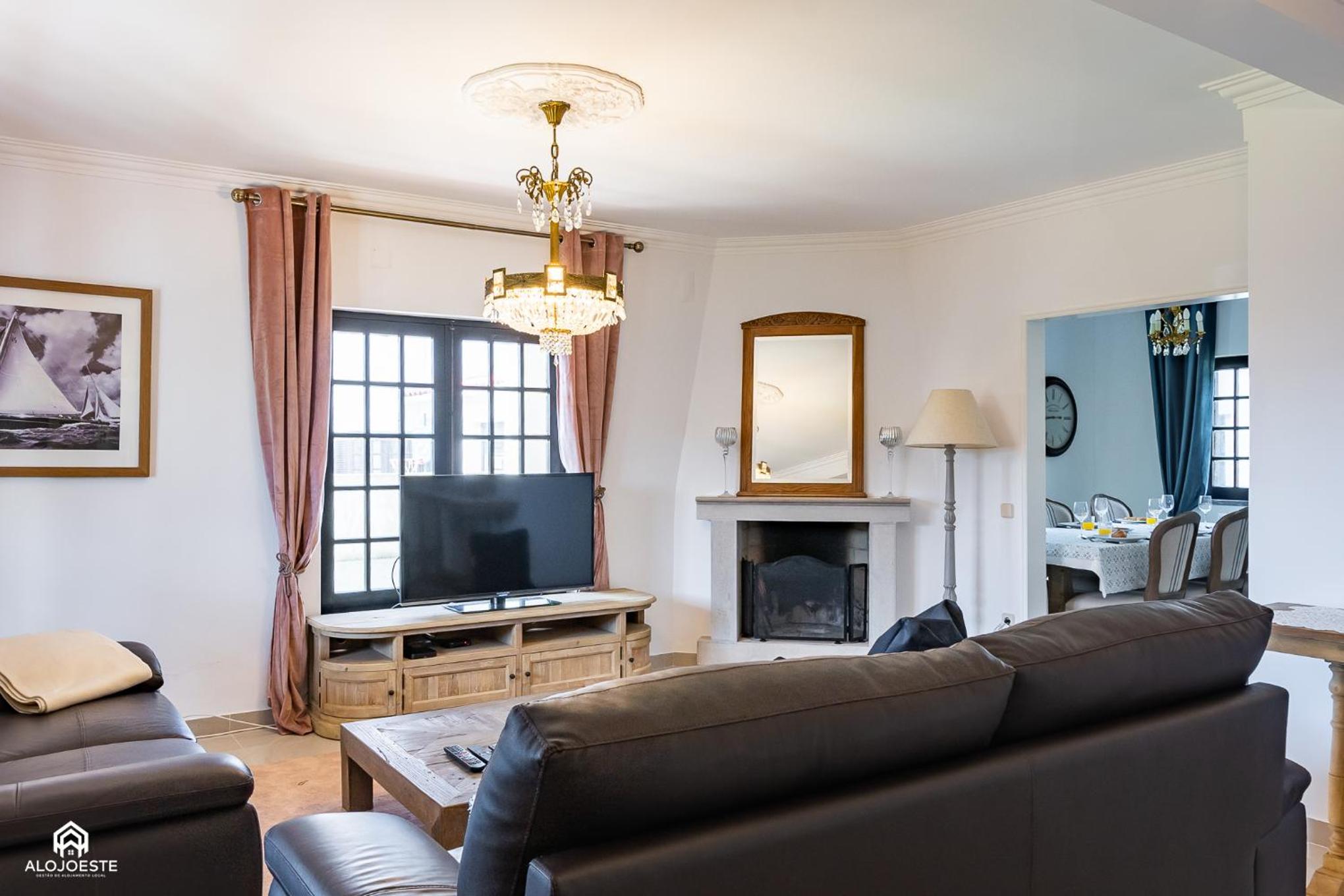 Villa Mosca - 4 Bedrooms & BBQ, Santa Cruz view 2