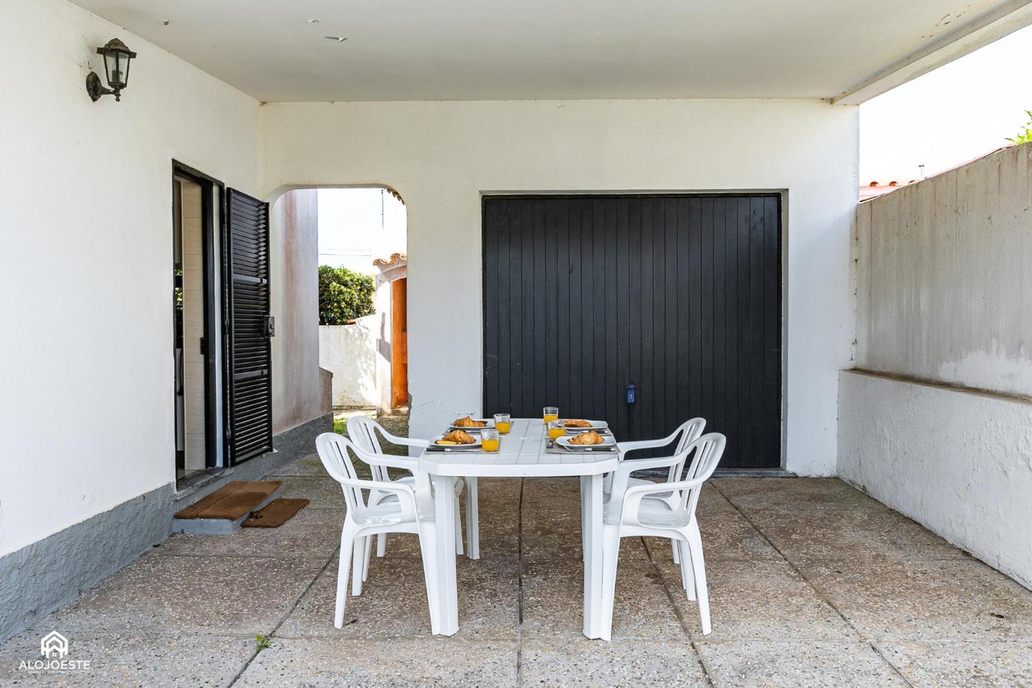 Villa Mosca - 4 Bedrooms & BBQ, Santa Cruz view 4