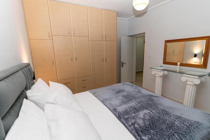 Enzo Apartment Sarande