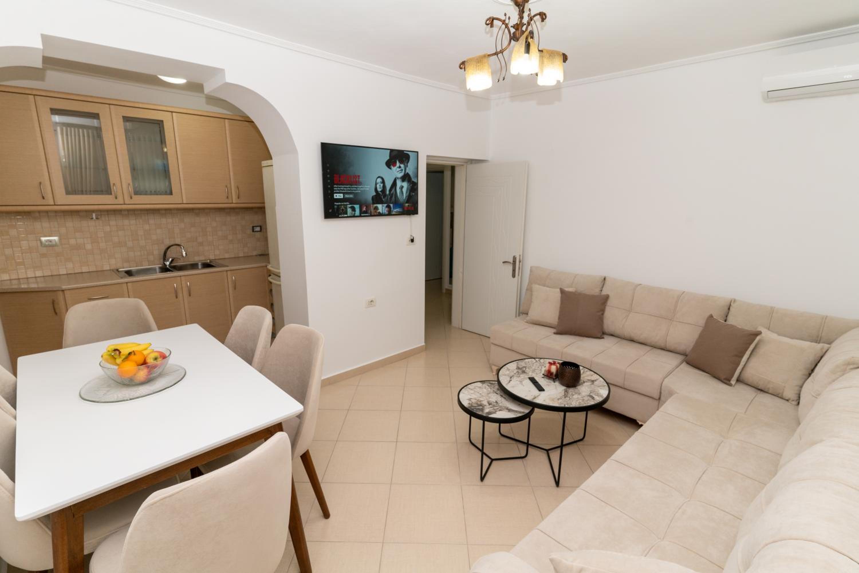 Enzo Apartment Sarande