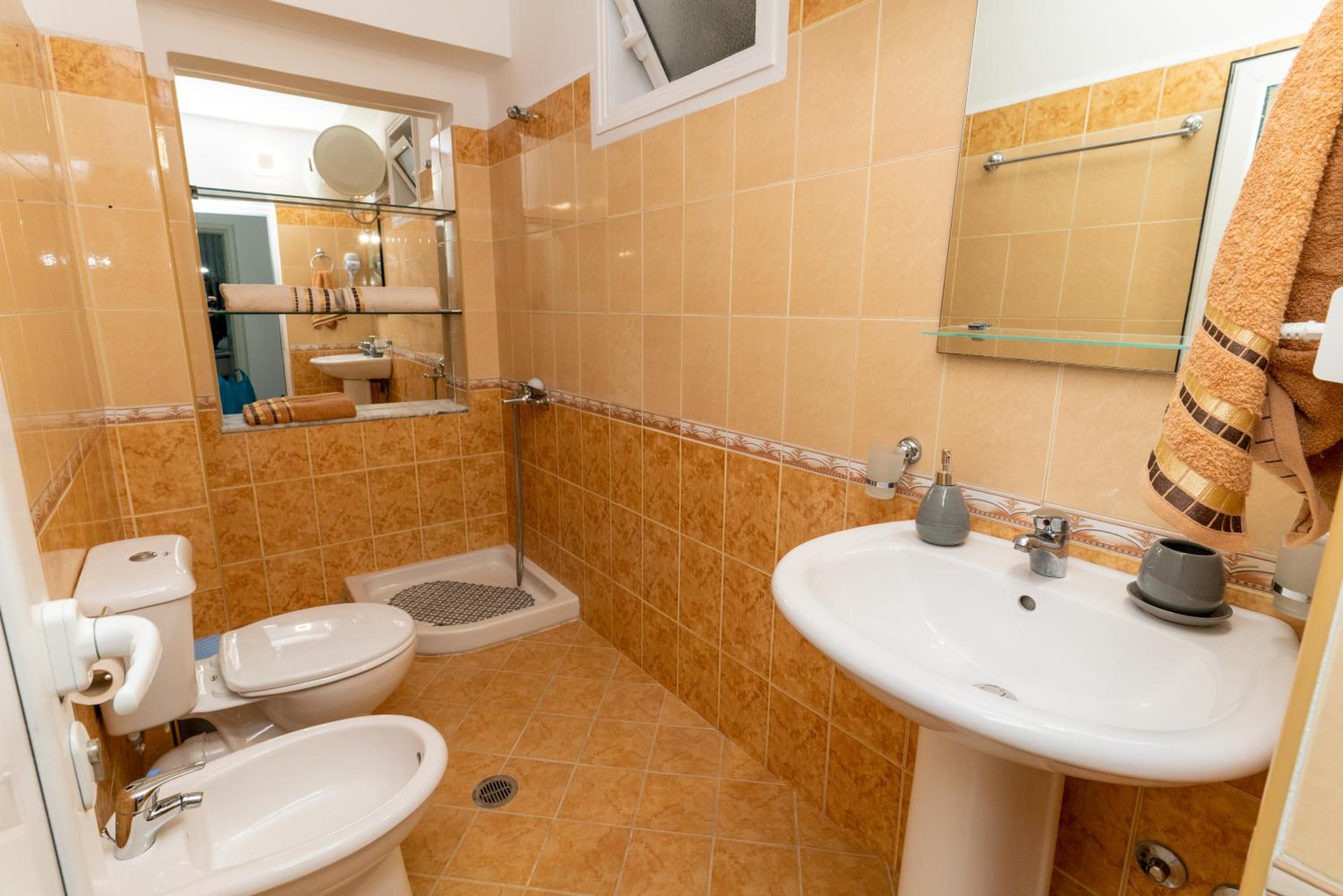 Enzo Apartment Sarande