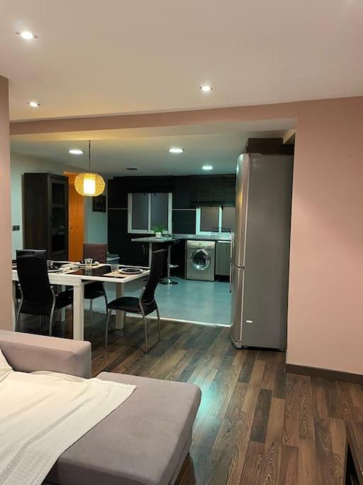 Calm Jungle Apartment Near Valencia