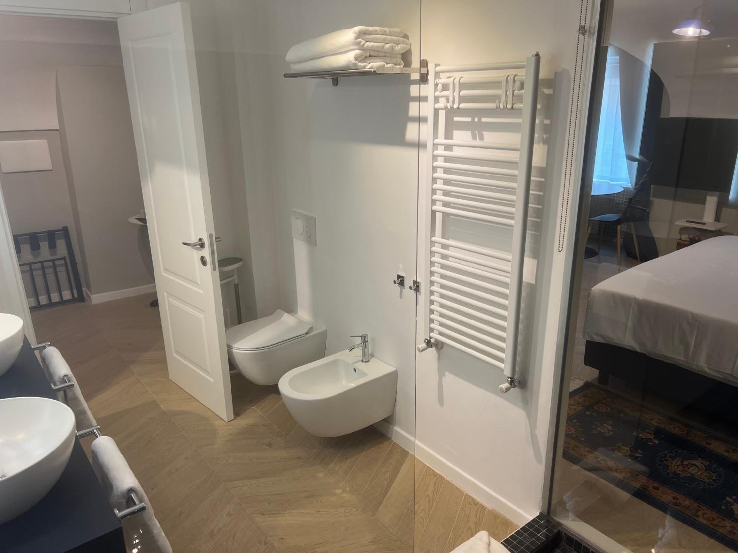 Rome luxury blue suites- IMPERIAL