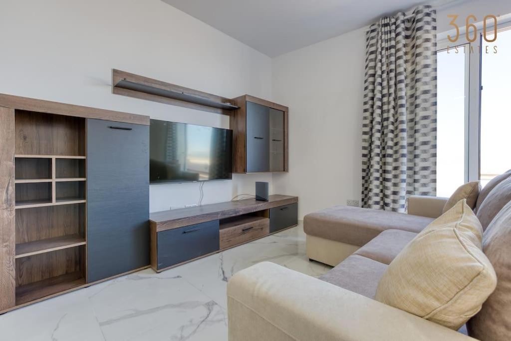 Beautiful Penthouse with private terrace & seaview by 360 Estates photo 2