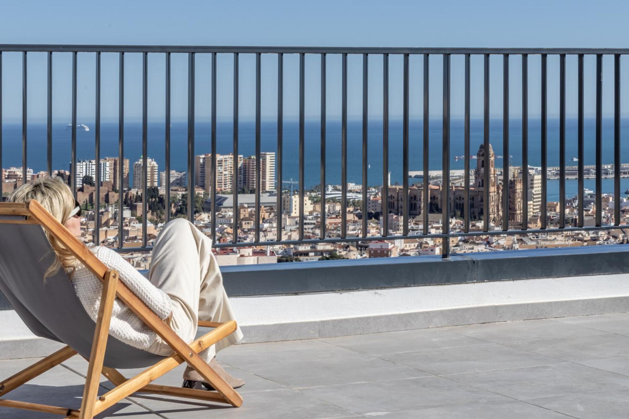 Malaga Skyline 4 Pool & Parking Free