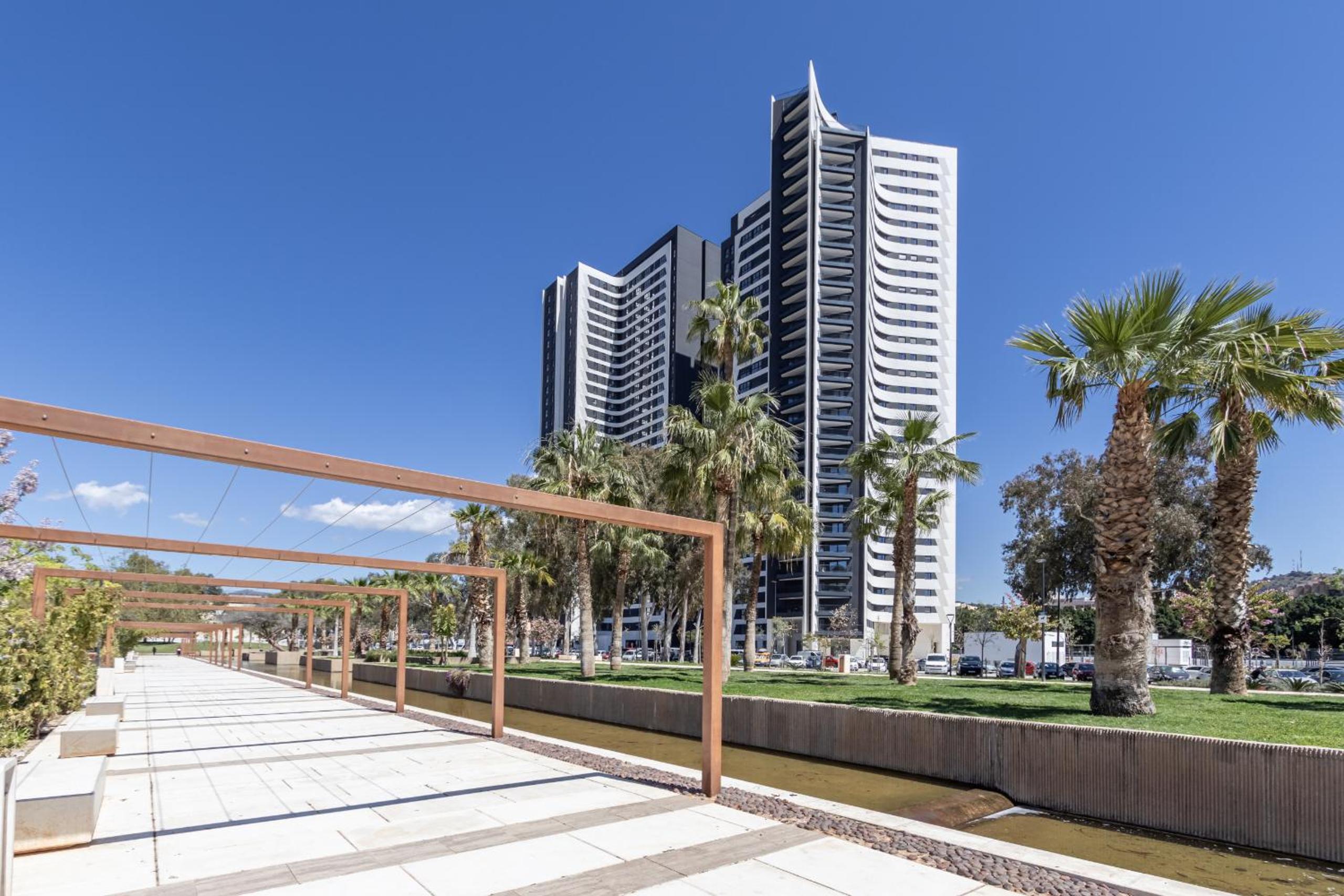 Malaga Skyline 4 Pool & Parking Free