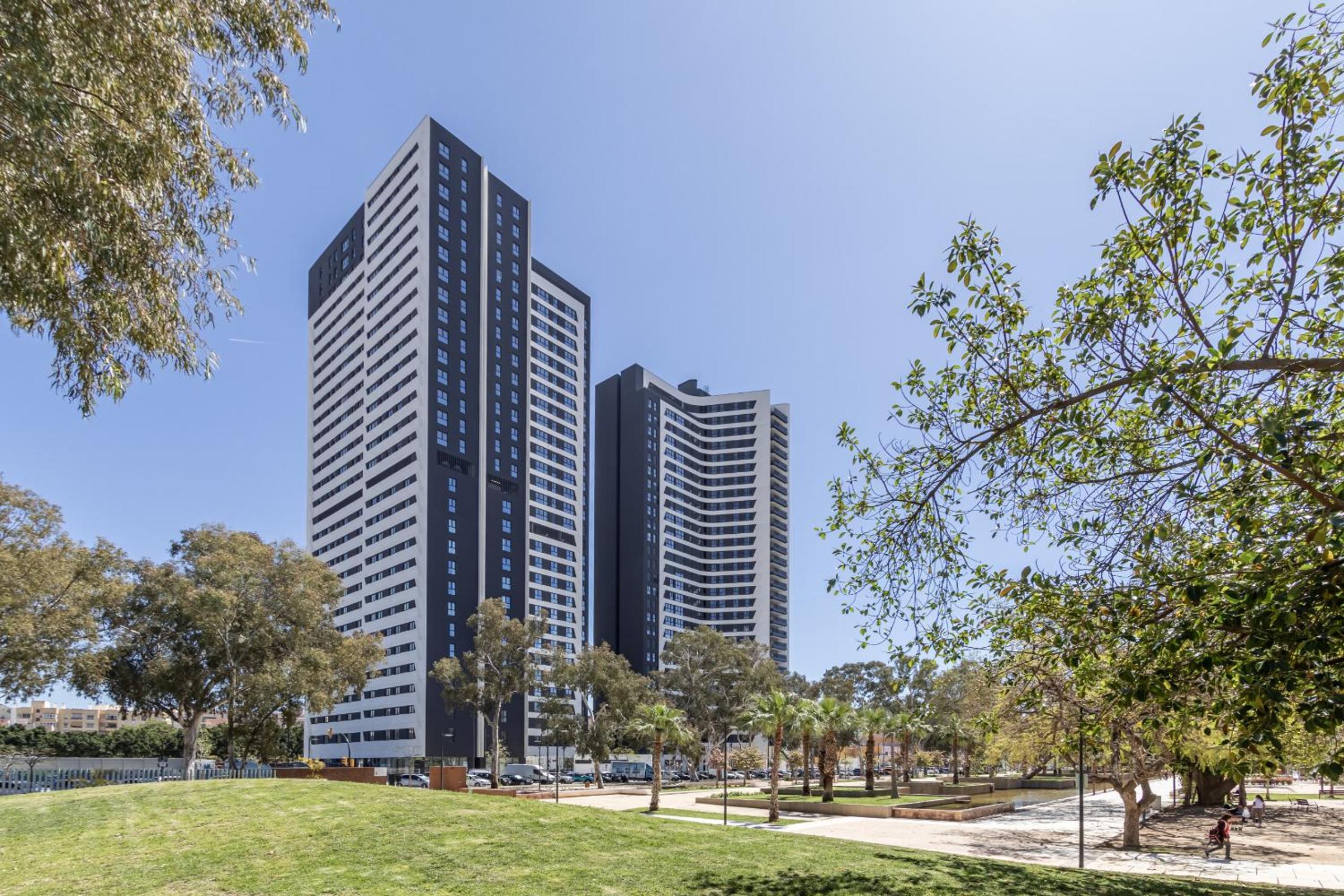 Malaga Skyline 4 Pool & Parking Free