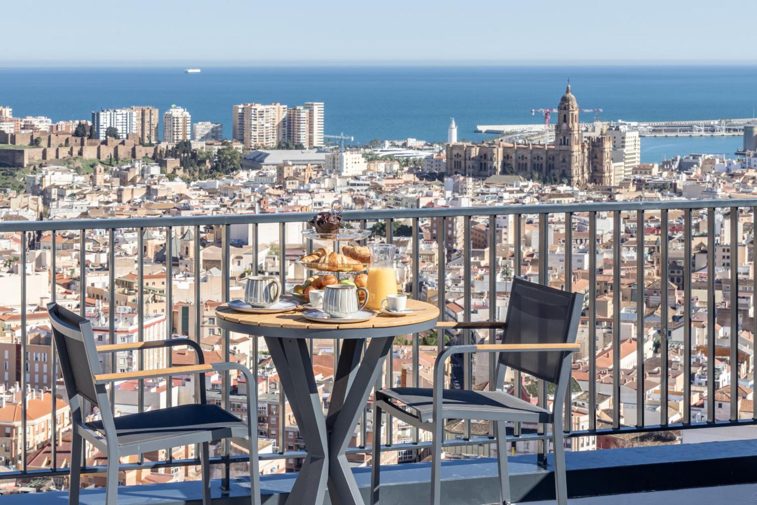 Malaga Skyline 4 Pool & Parking Free