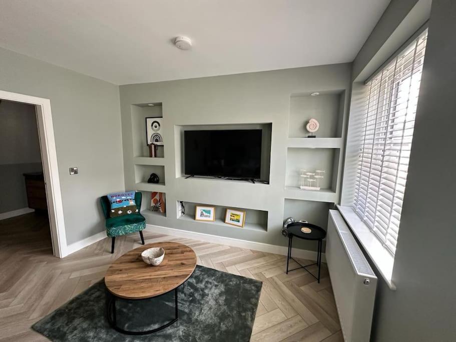 Saffron Cottage - Modern, central, seaside, 1Bed