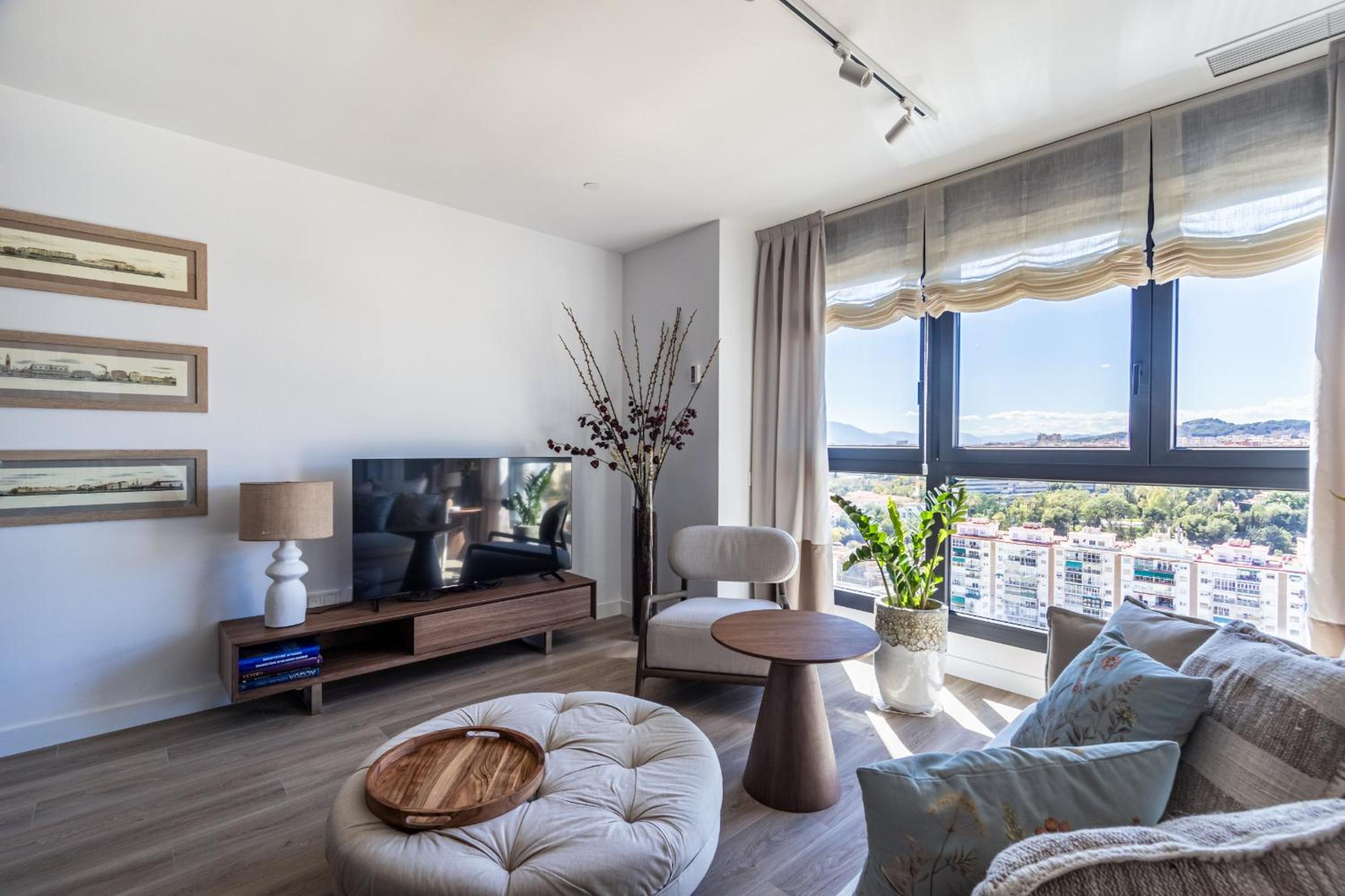 Malaga Skyline 4 Pool & Parking Free