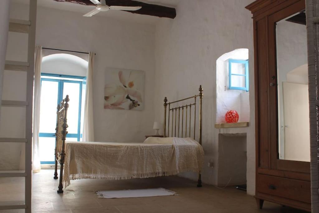 Ta'Giannmarie Farmhouse.Traditional farmhouse with large private pool. view 3