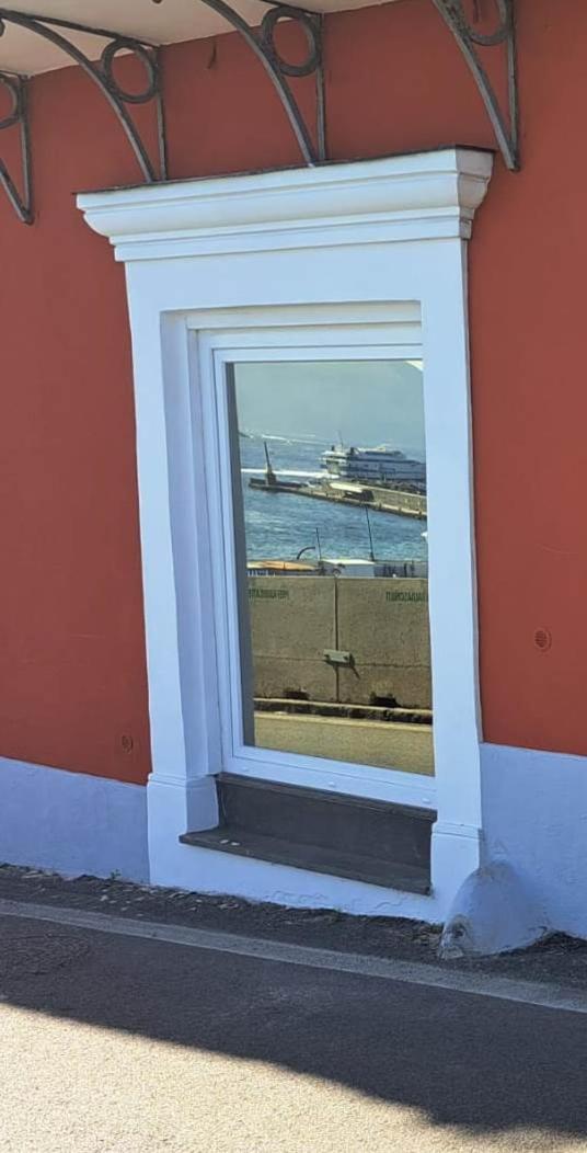 Tre Re Appartamento Via Marina Grande,264 view 2