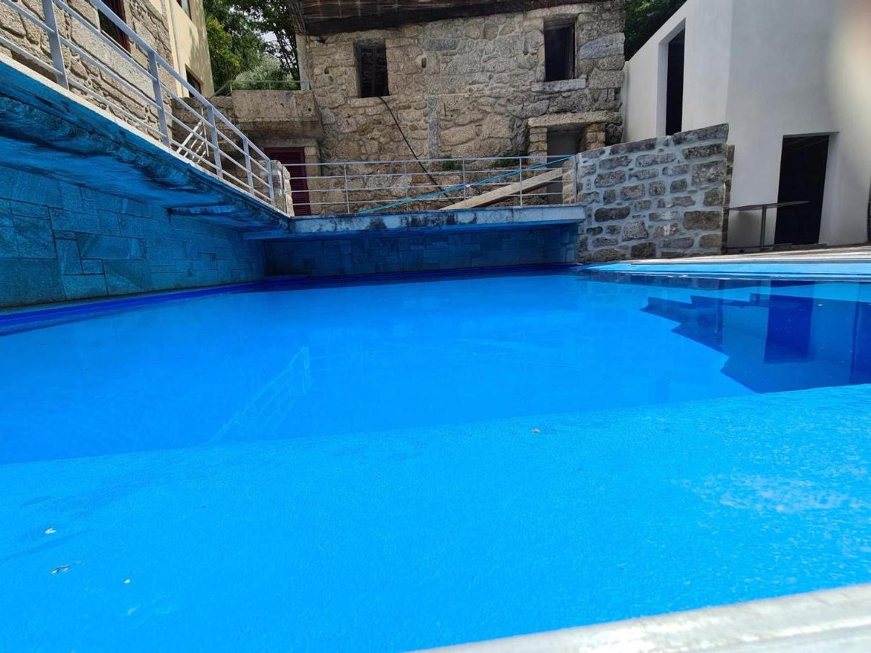Charming Villa with Pool and Jacuzzi - Terras de Bouro