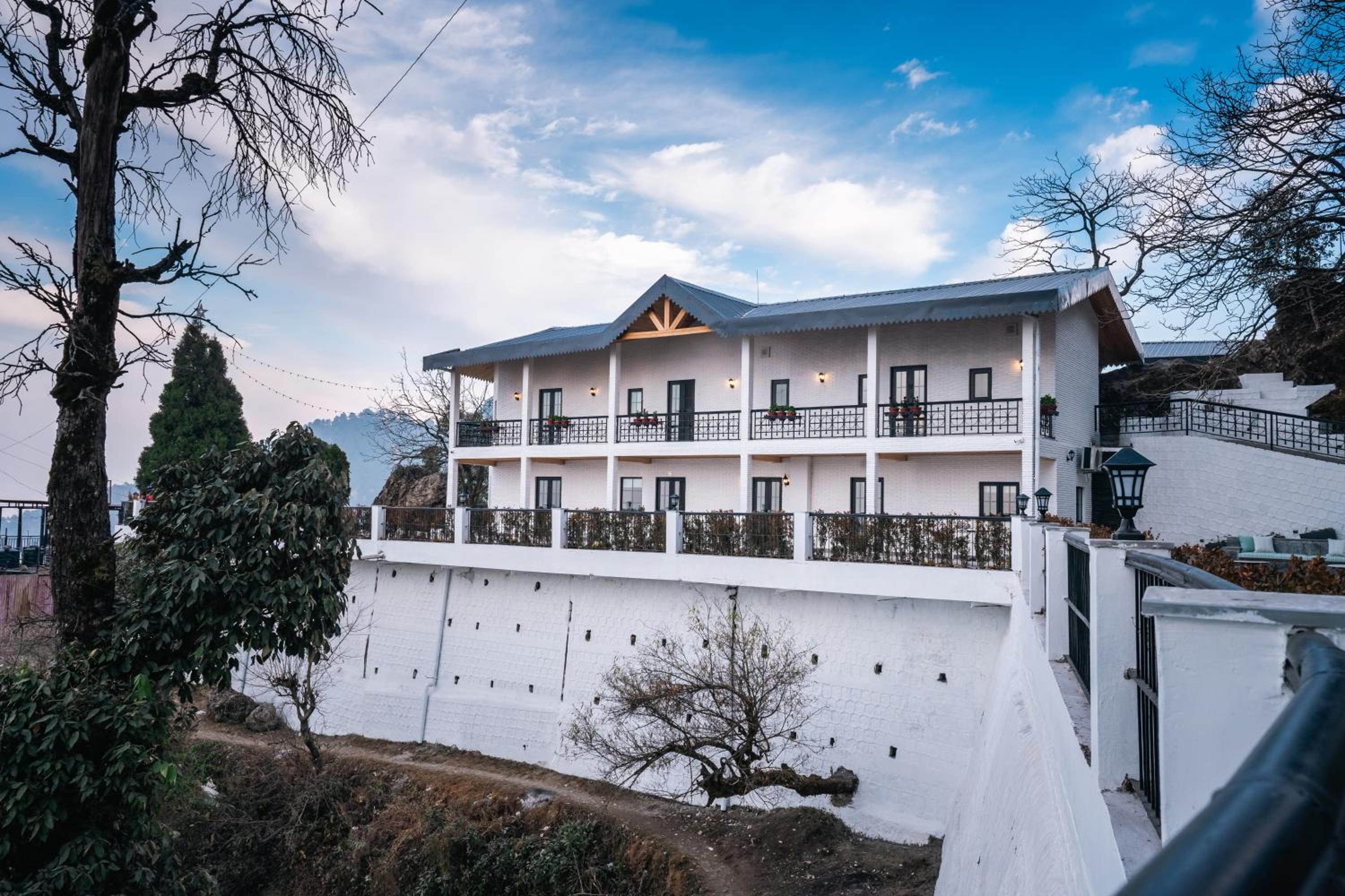LohonoStays Villa Airyland view 4