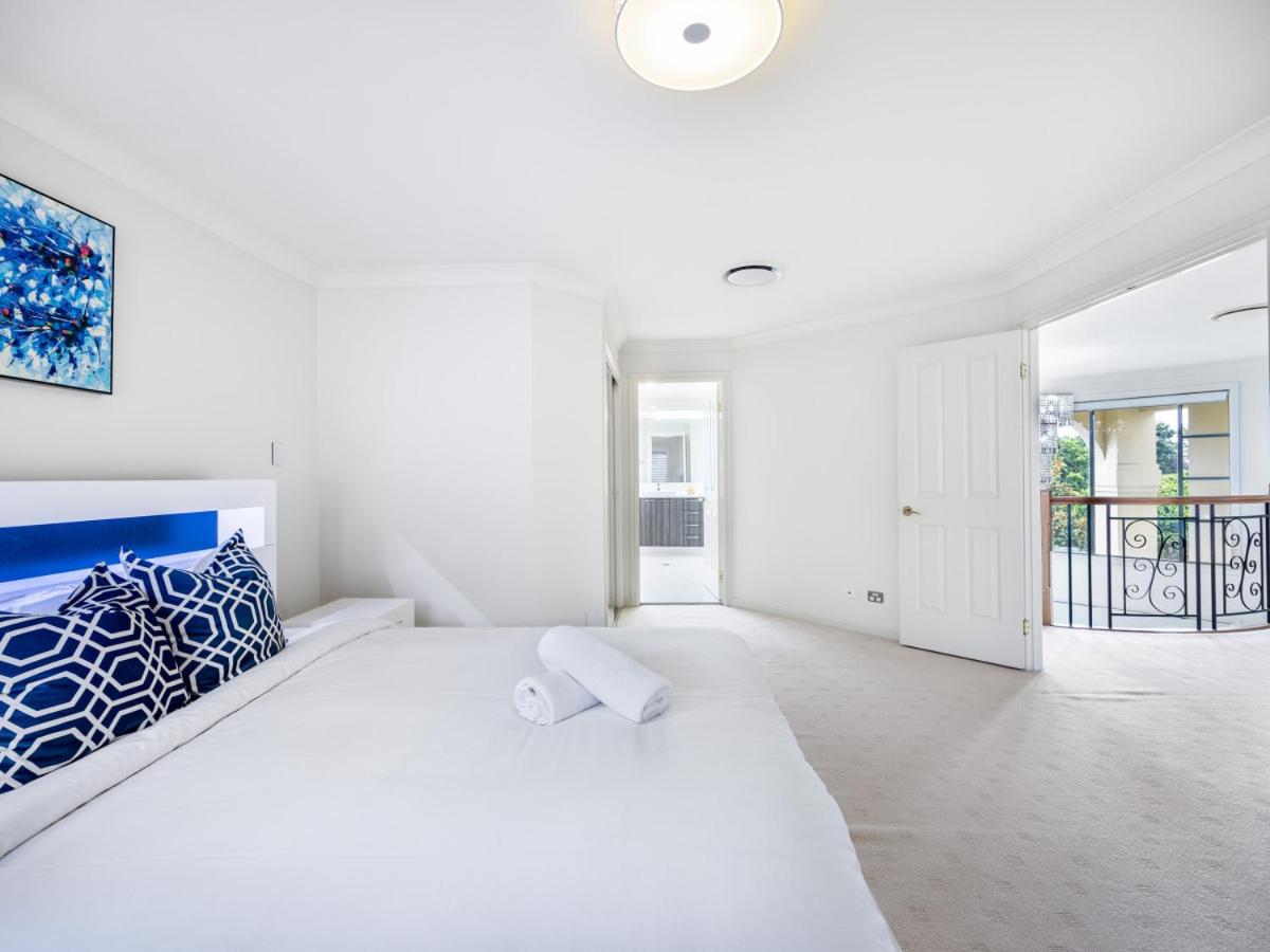 Spacious Comfy 4 Bedroom Home near Sunnybank