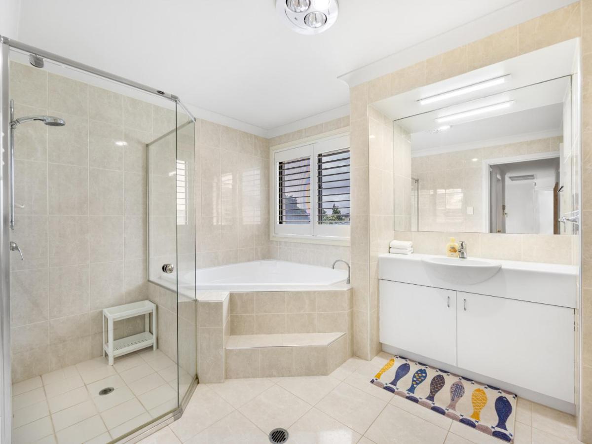 Spacious Comfy 4 Bedroom Home near Sunnybank