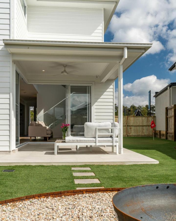 Cream Elegance Brand new Luxury 5BR Ex Display Home