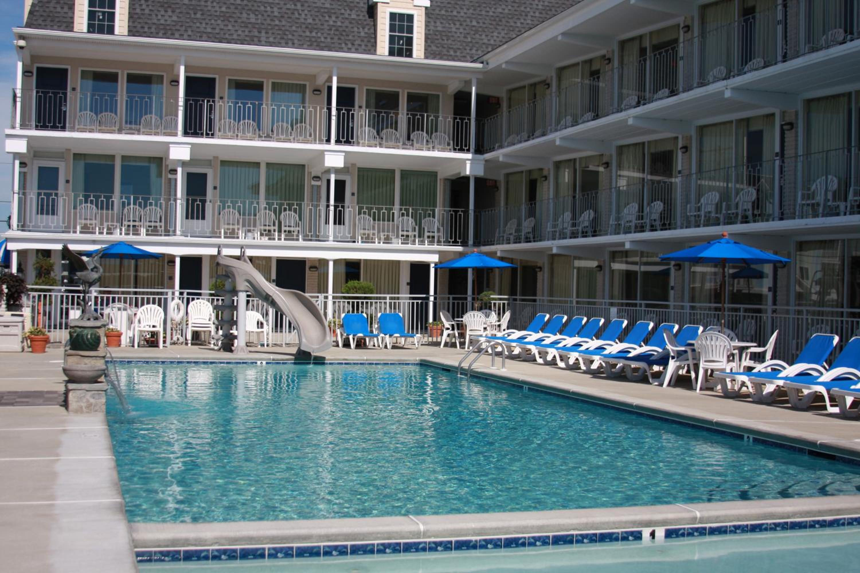 Fleur de Lis Beach Motel