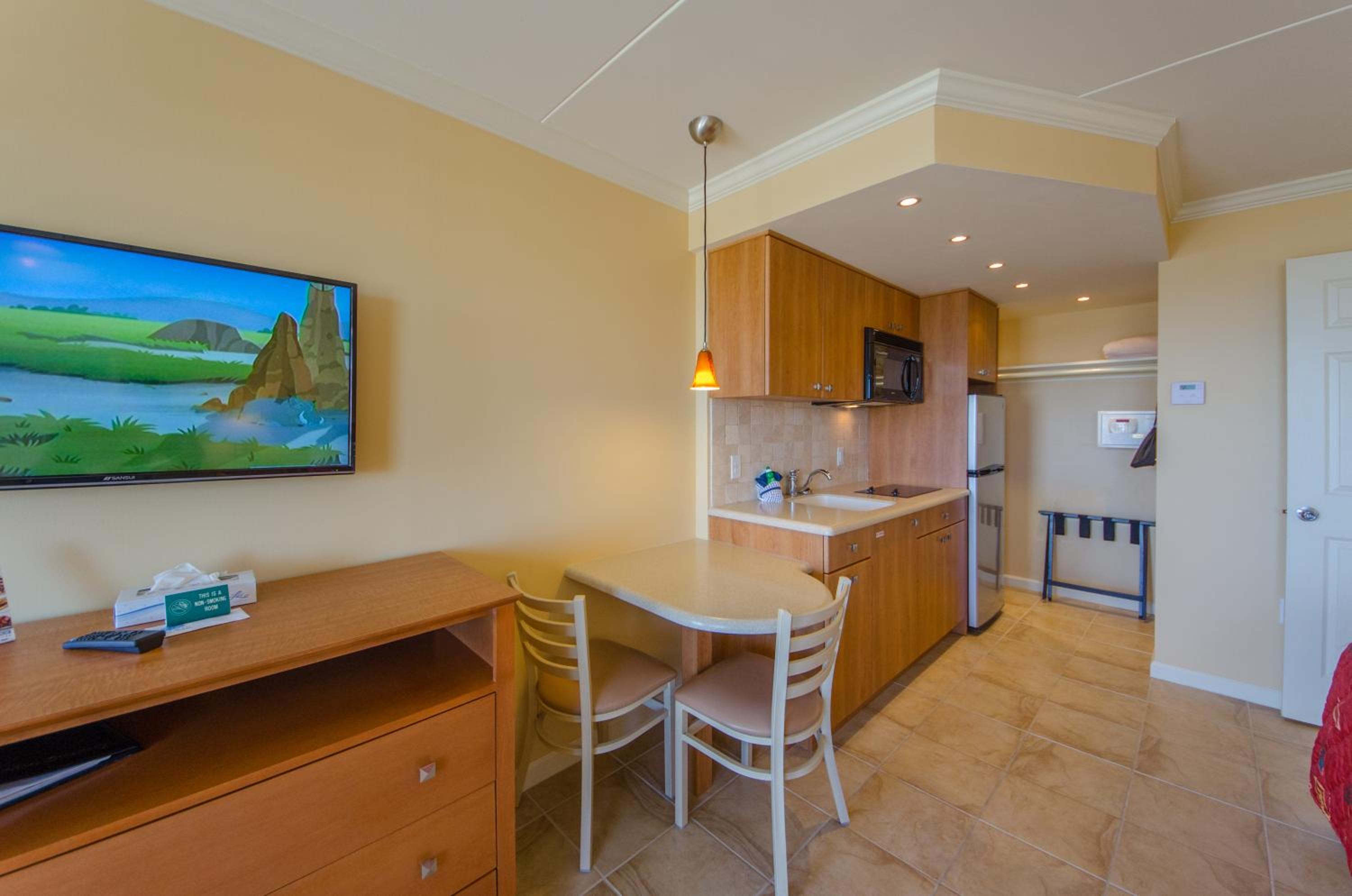 Fleur de Lis Beach Motel