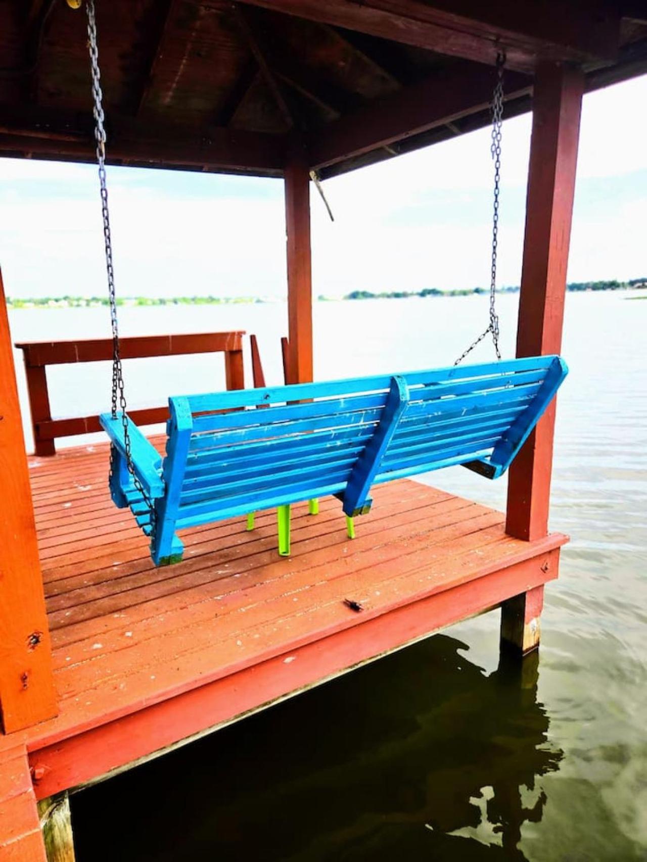 Peaceful Lakeside Retreat view 4