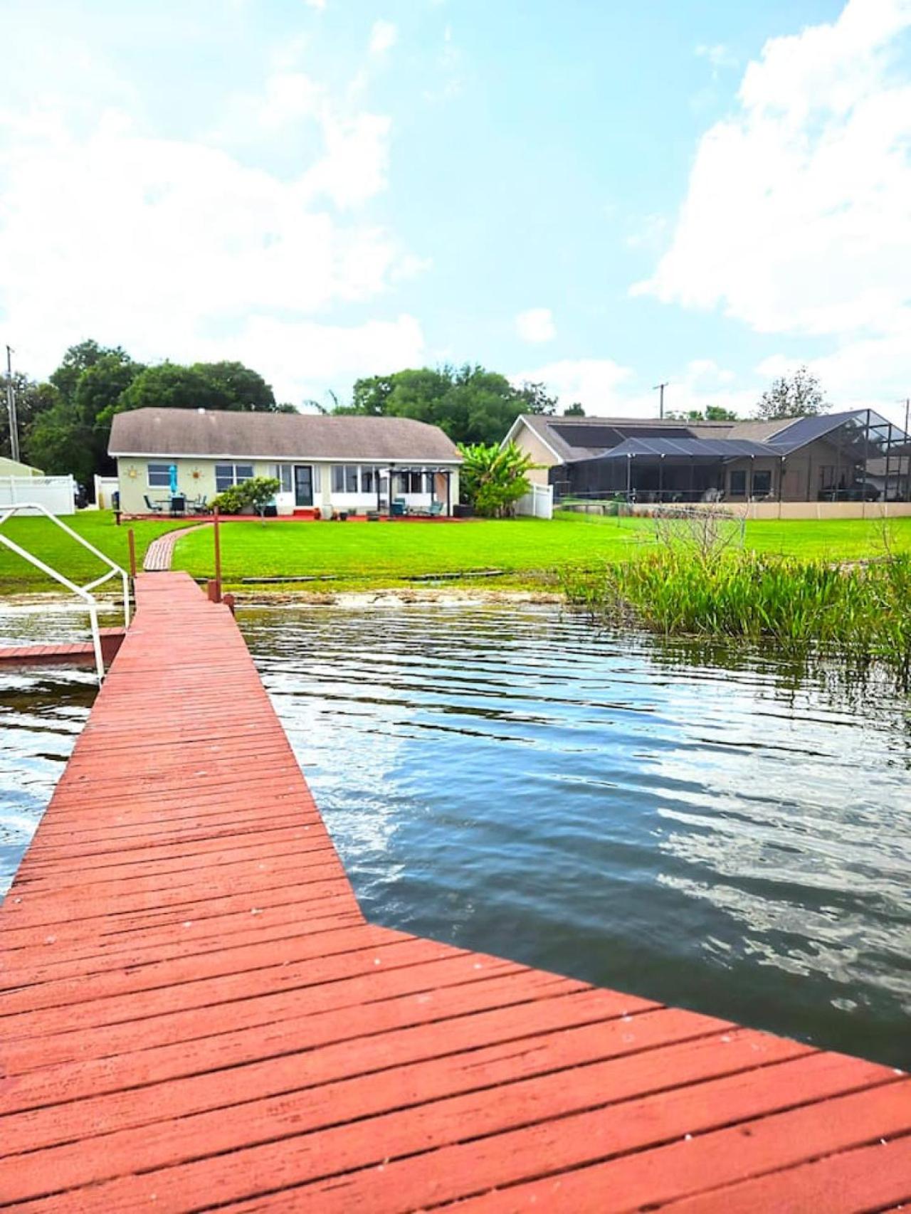 Peaceful Lakeside Retreat view 3
