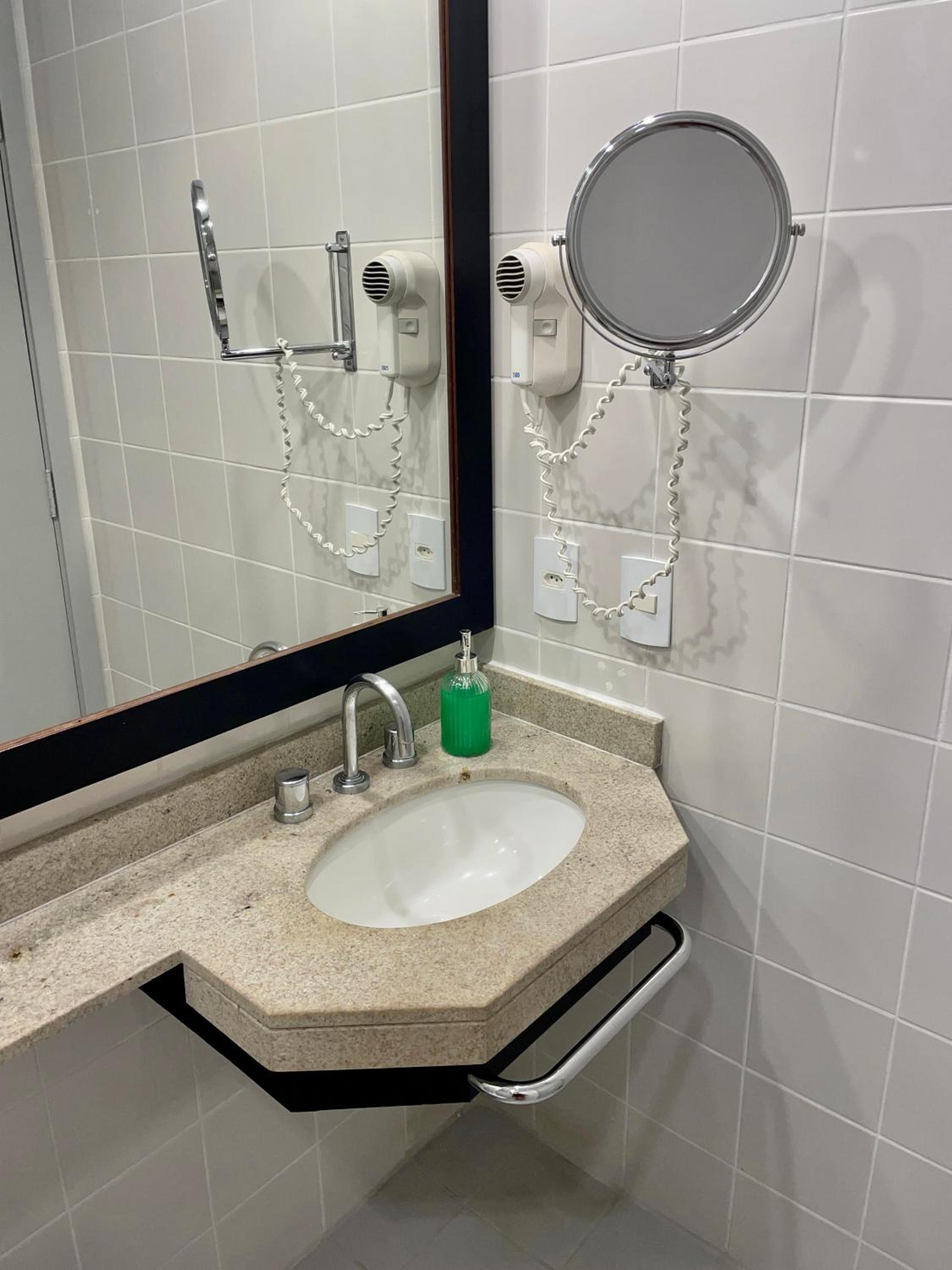 Flat luxo no hotel Mel. Ibirapuera c/ vaga